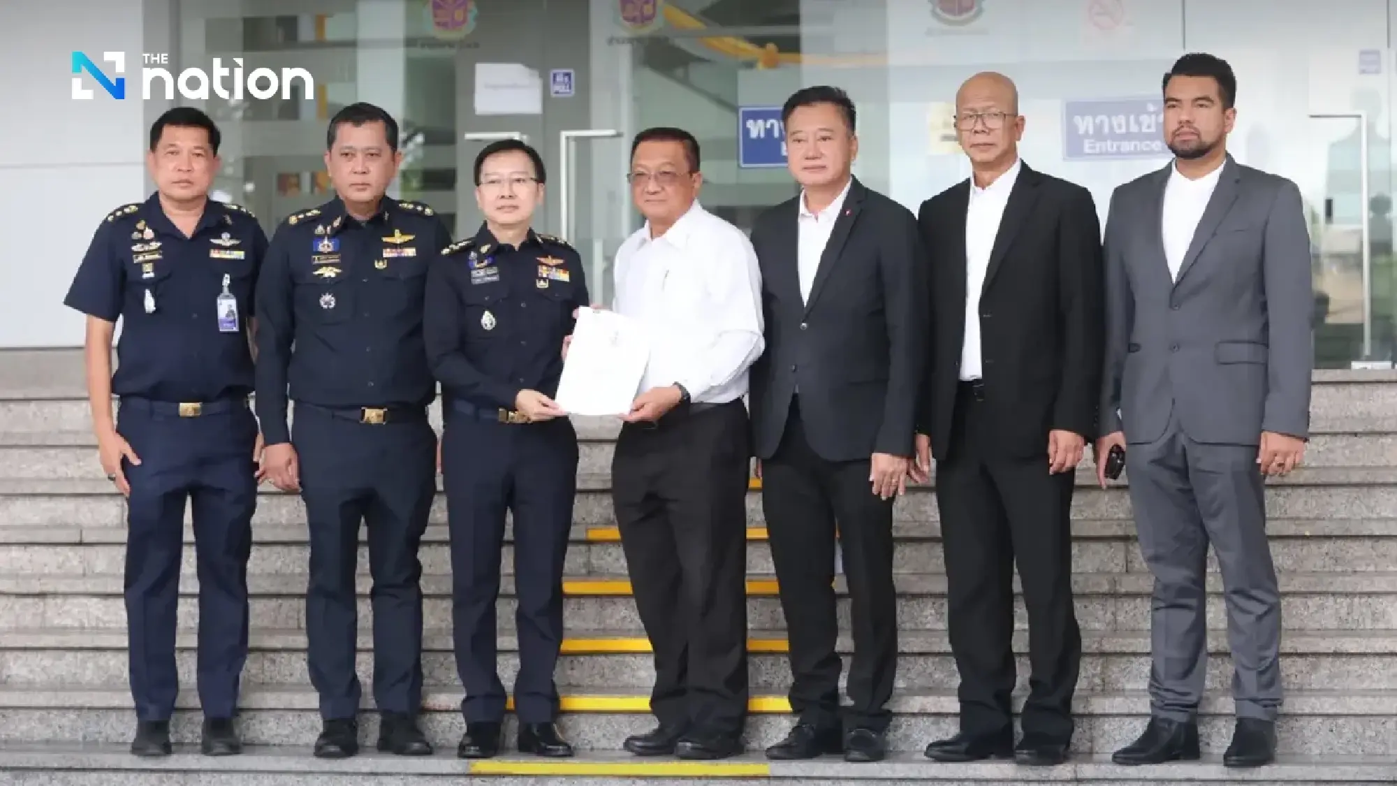 Paetongtarn Shinawatra\'s political peril: facing two legal battles poised to strike