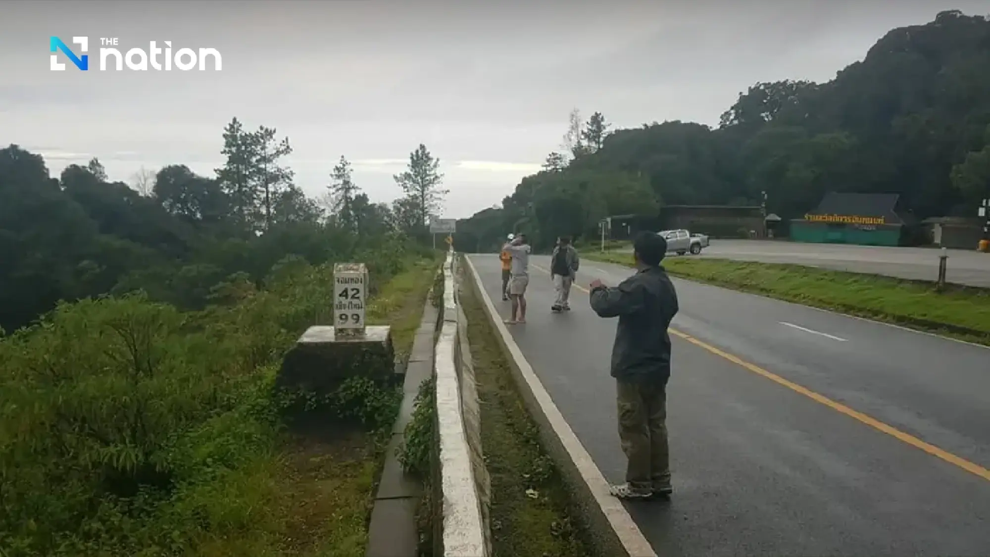Chiang Mai’s Doi Inthanon chills at 11°C as rainy season ends – tourists flock to cool temperatures