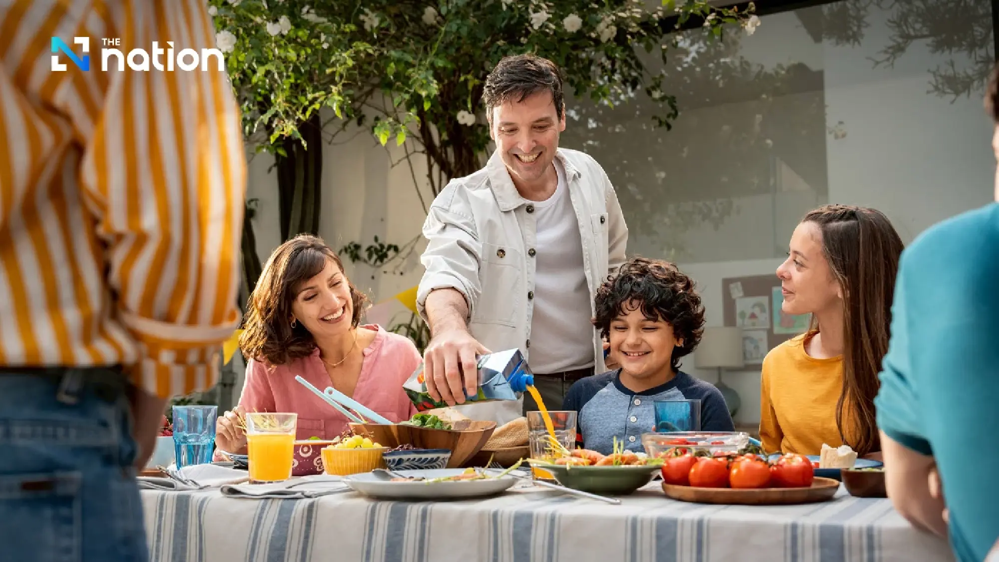 Tetra Pak Cuts Global Emissions by 25% Leading Industrial Sustainability Drive