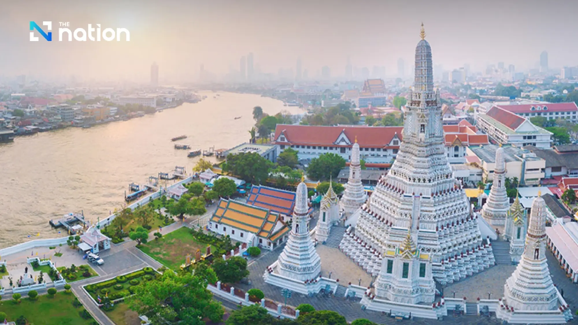 Temple weddings: meaningful & magical in Bangkok