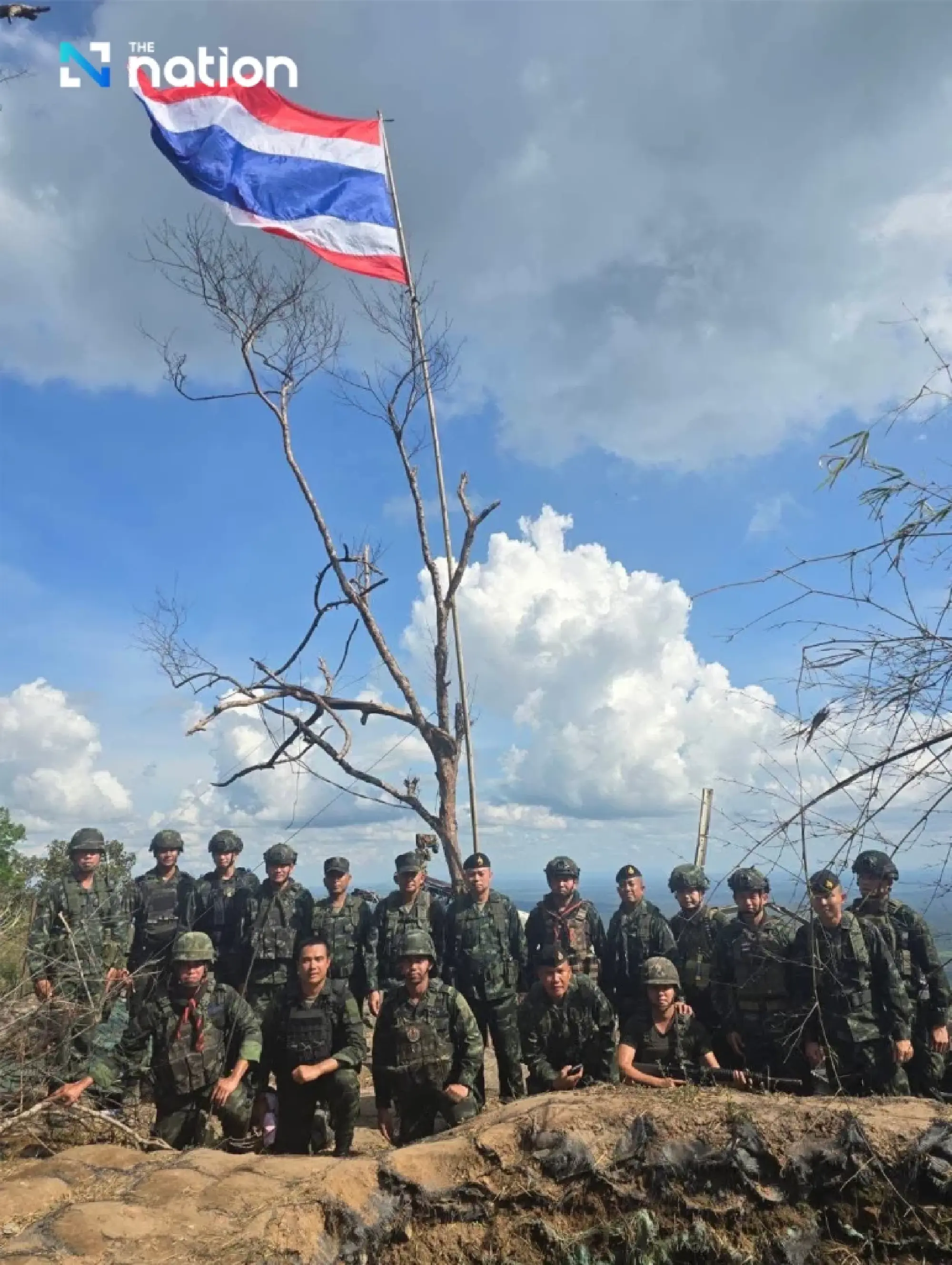 2nd Army Commander visits Phu Makhua, stresses vigilance on sovereignty