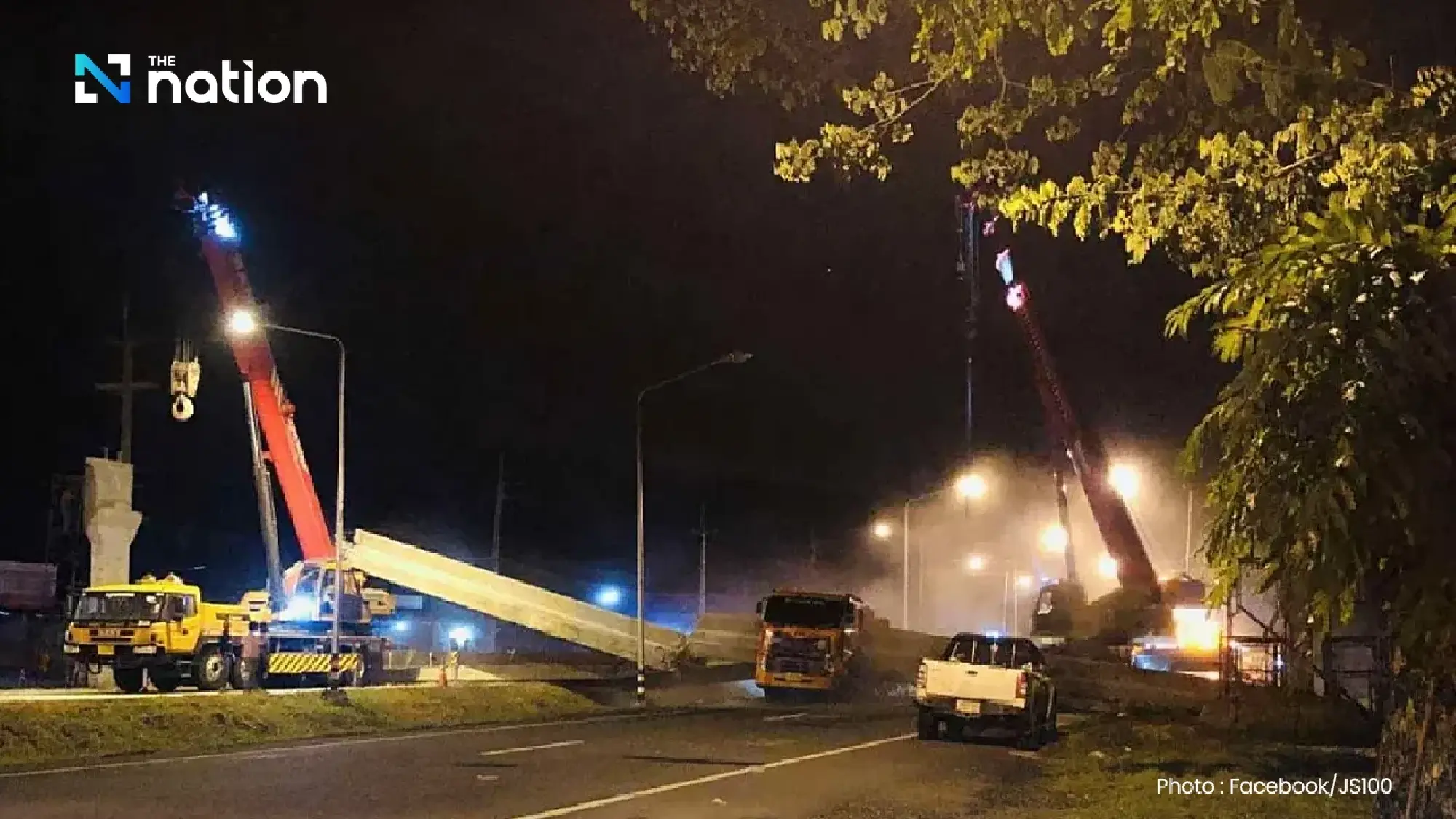 Pedestrian bridge under construction collapses on Highway 317 in Chanthaburi, no injuries reported
