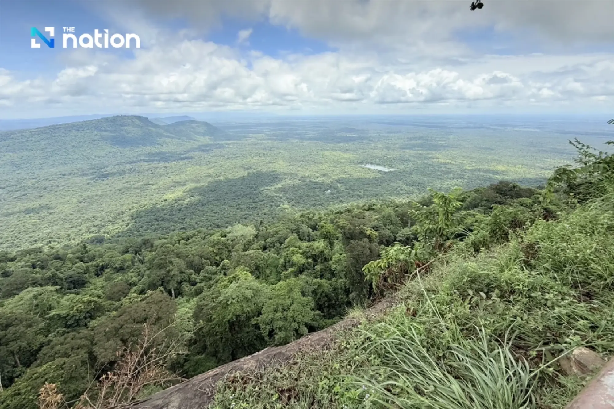 ASEAN IOT visits Pha Mo E Dang, key site in territorial dispute