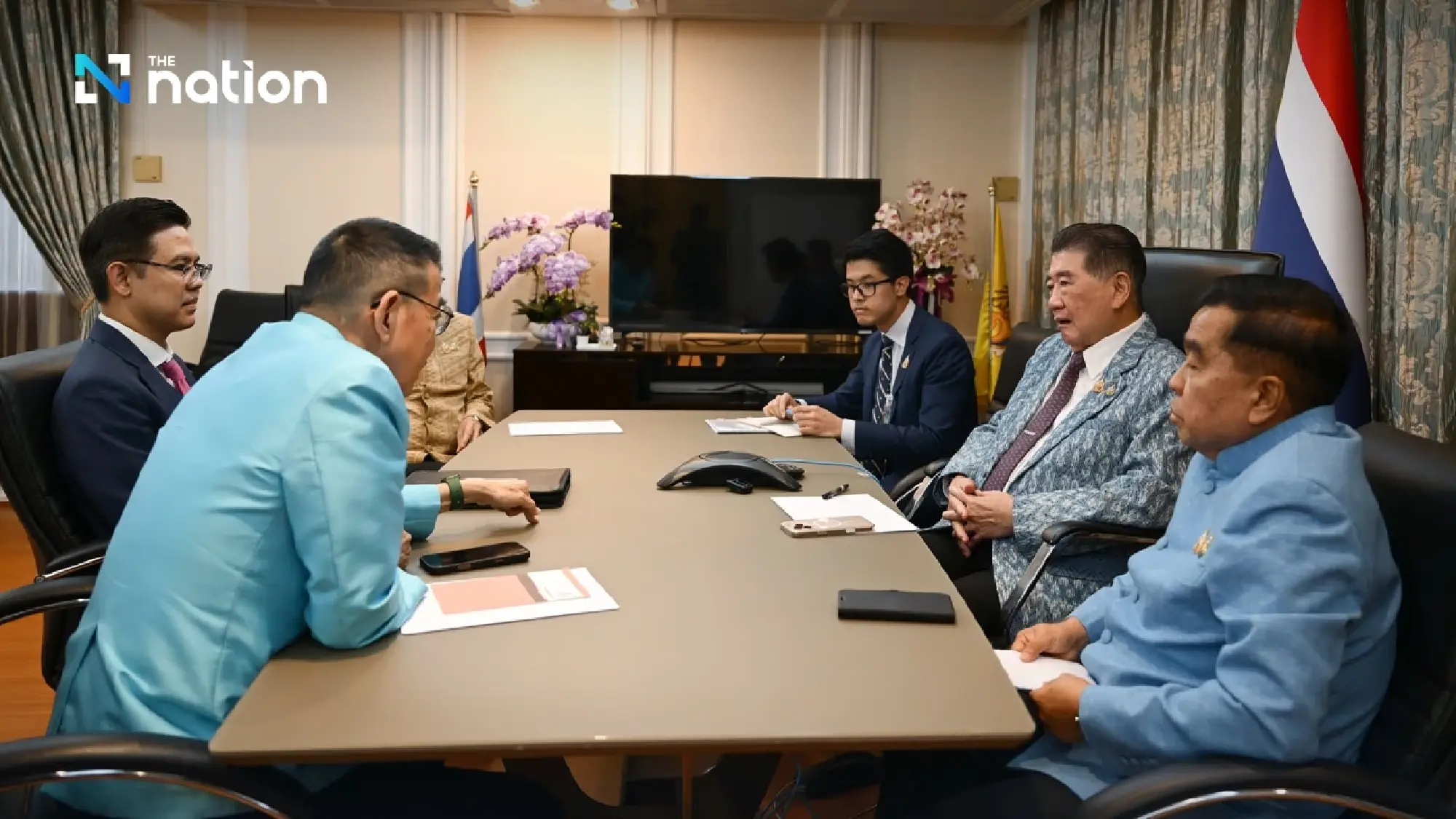 Phumtham and Anwar discuss border situation and IOT