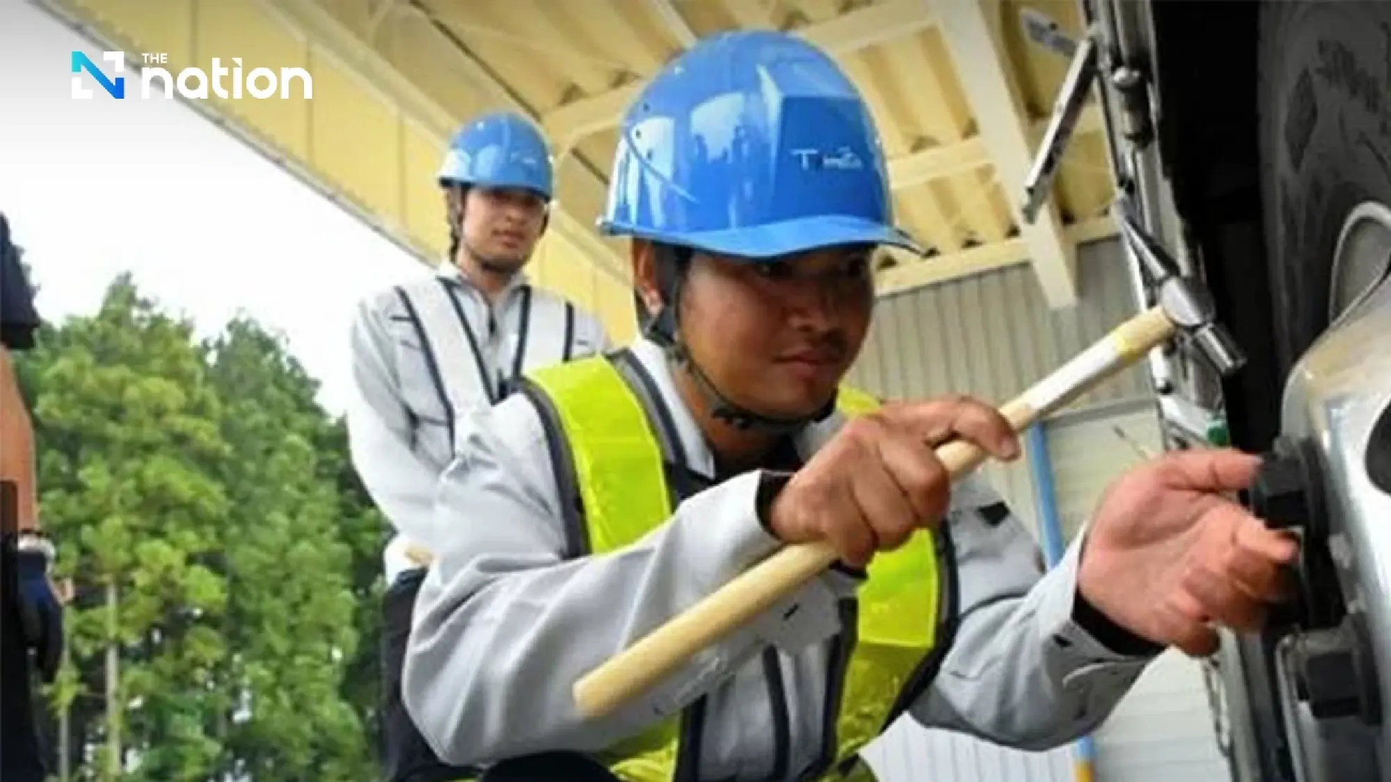 Two Thai men join Japan\'s logistics industry amid labour shortage