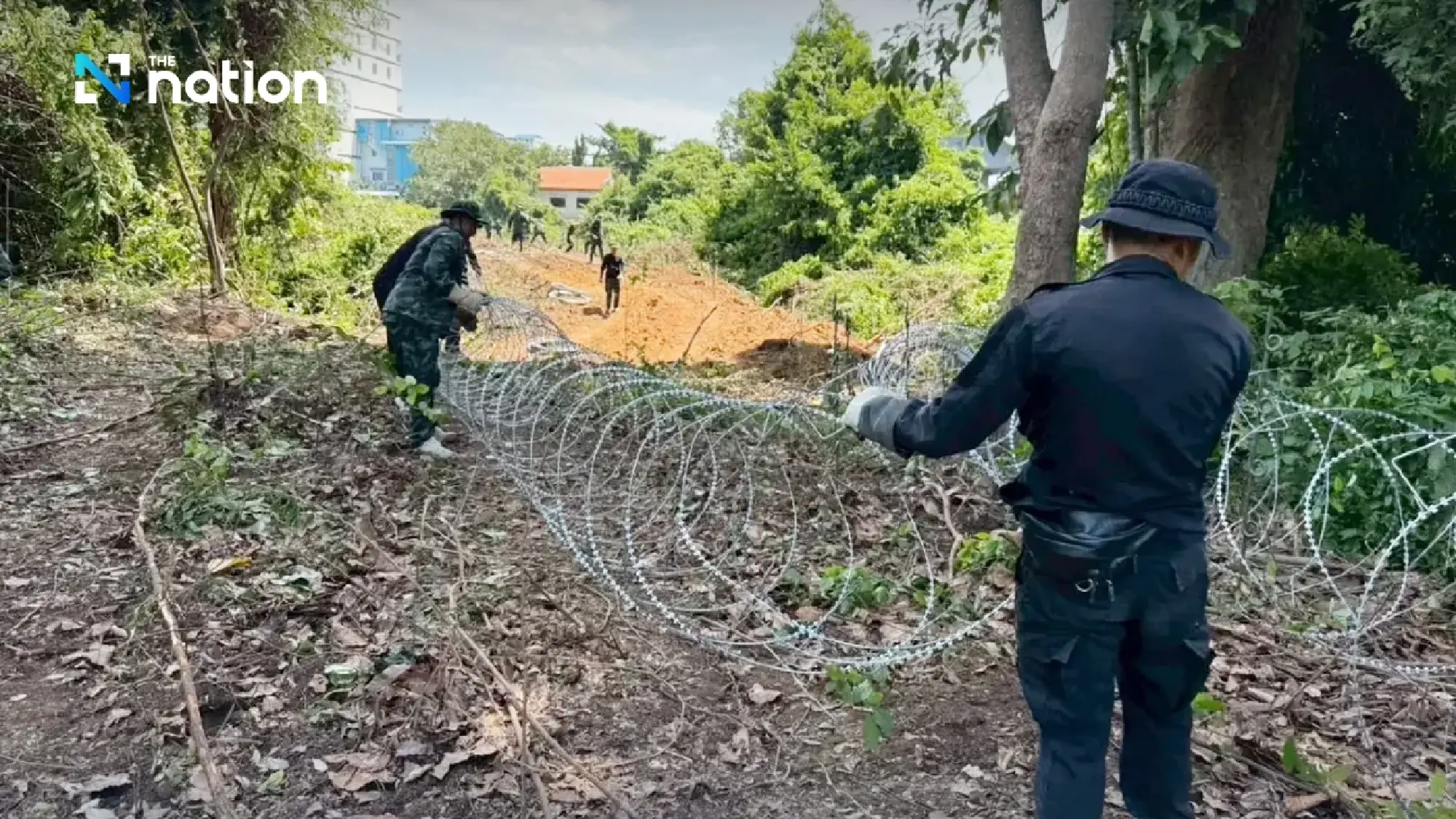 Thai Military Deploys Razor Wire to Seal Cambodian Border