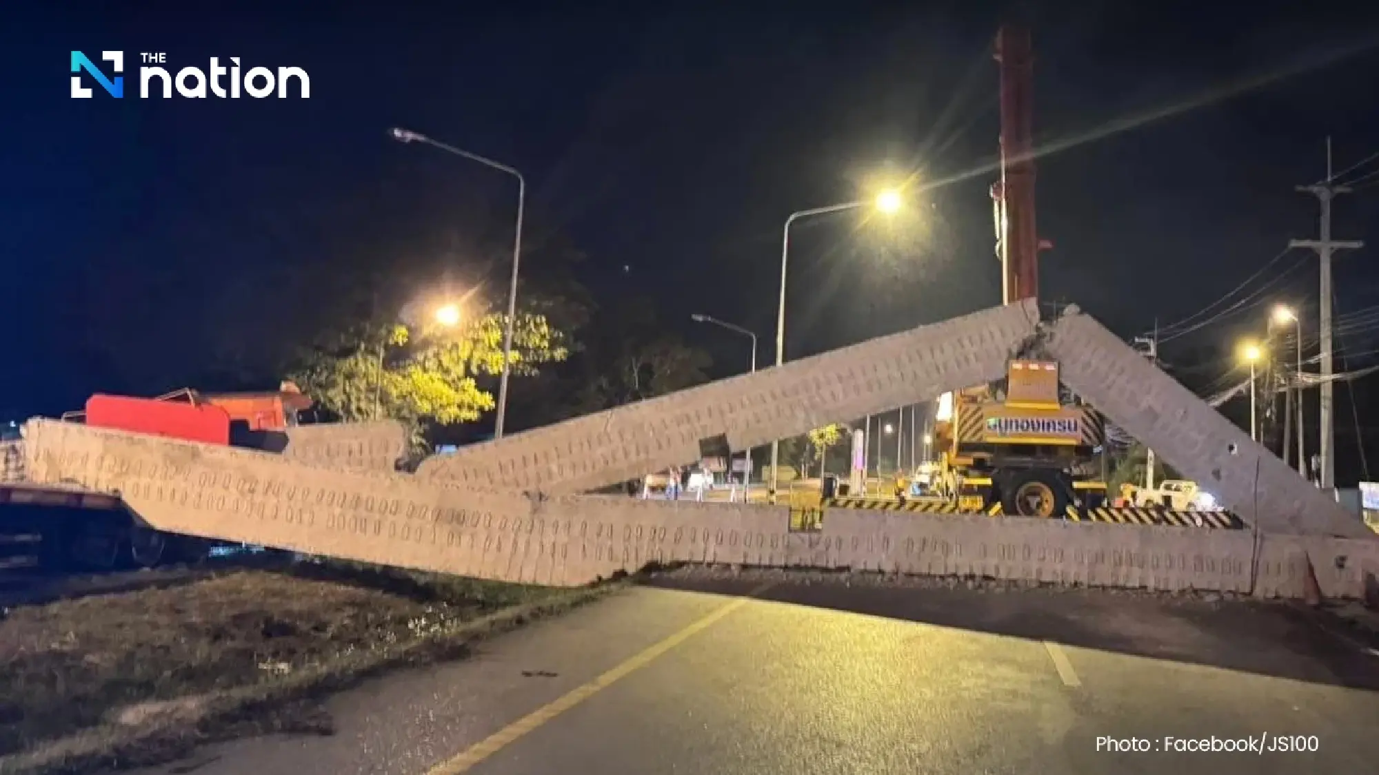 Pedestrian bridge under construction collapses on Highway 317 in Chanthaburi, no injuries reported