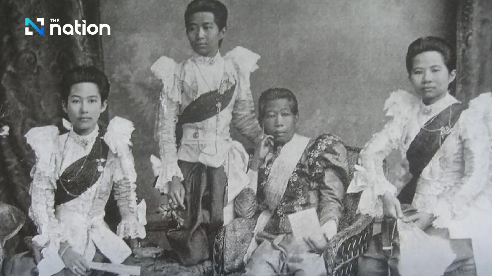How the Thai Royal Fashion Embraced Western Style in the 1800s