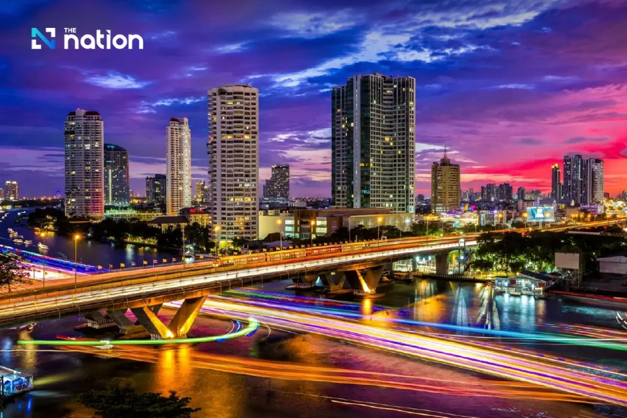 Celebrate Queen Sirikit\'s birthday with illuminated bridges across the Chao Phraya River