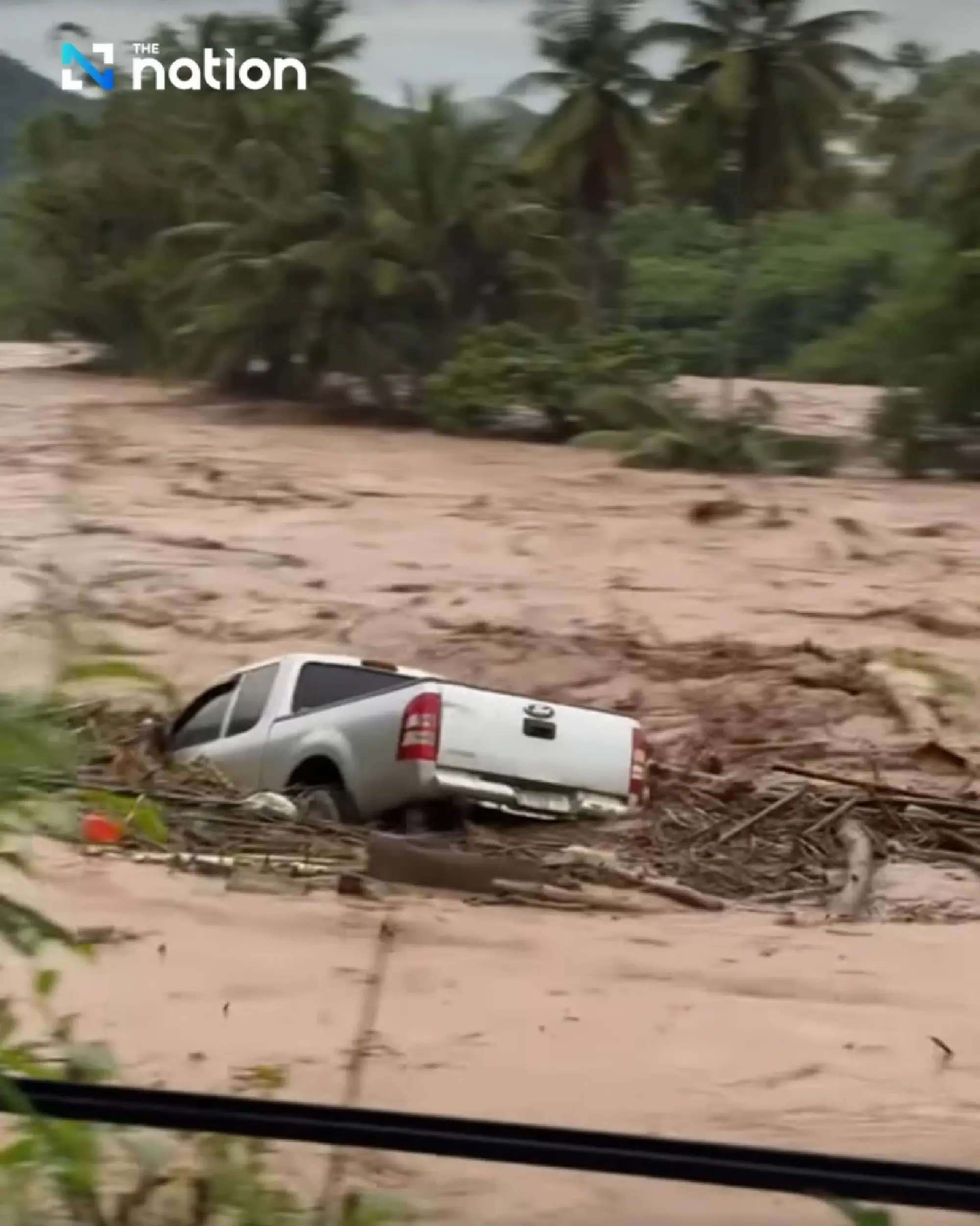 Mae Hong Son hit by run-offs, flash floods following heavy downpours