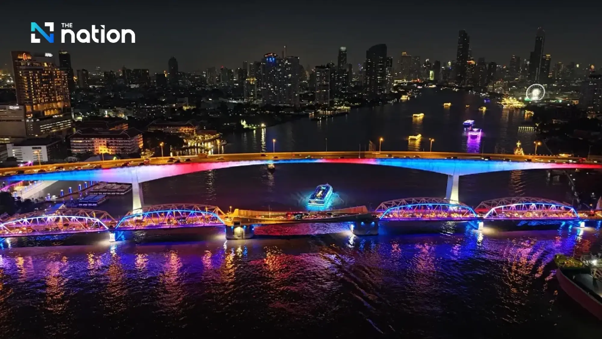 Celebrate Queen Sirikit\'s birthday with illuminated bridges across the Chao Phraya River