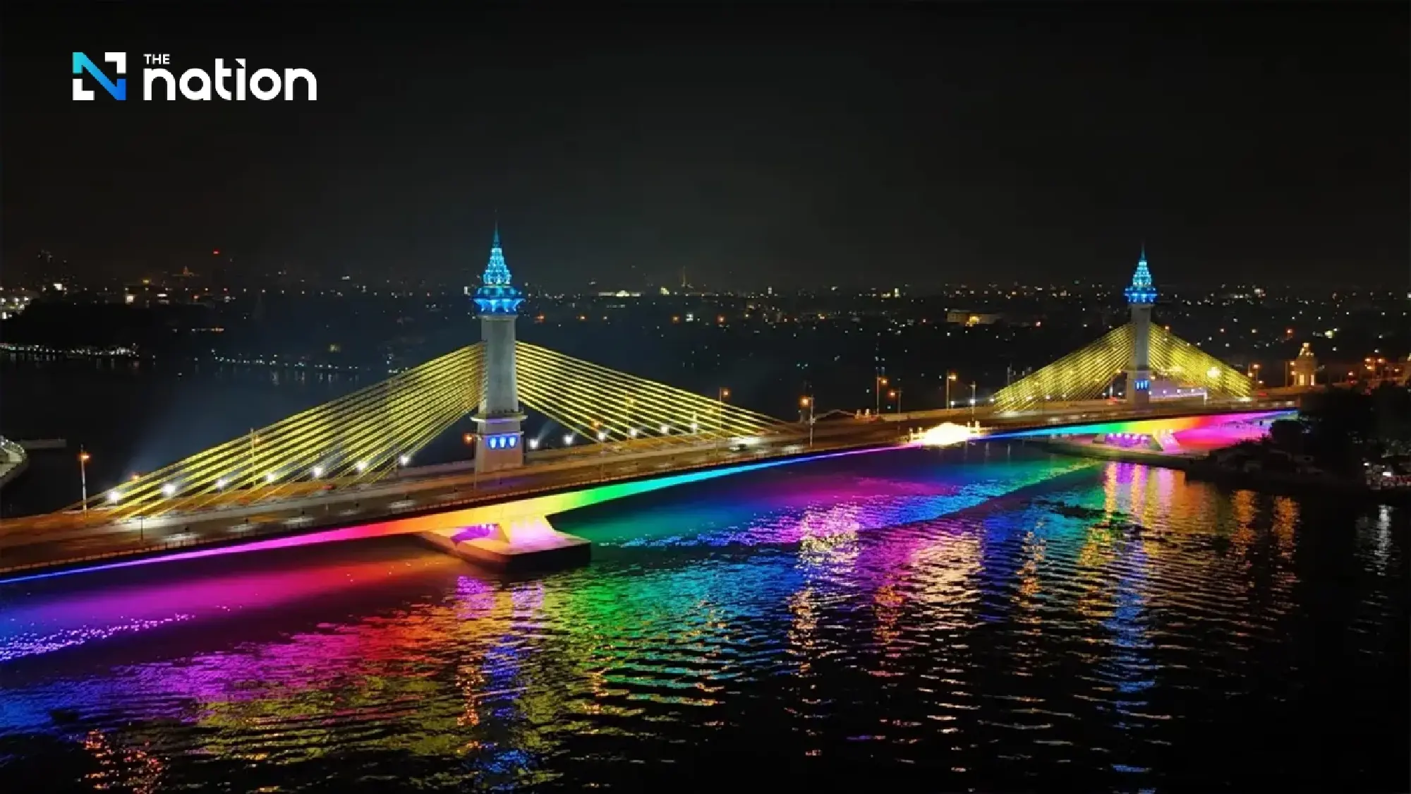 Celebrate Queen Sirikit\'s birthday with illuminated bridges across the Chao Phraya River