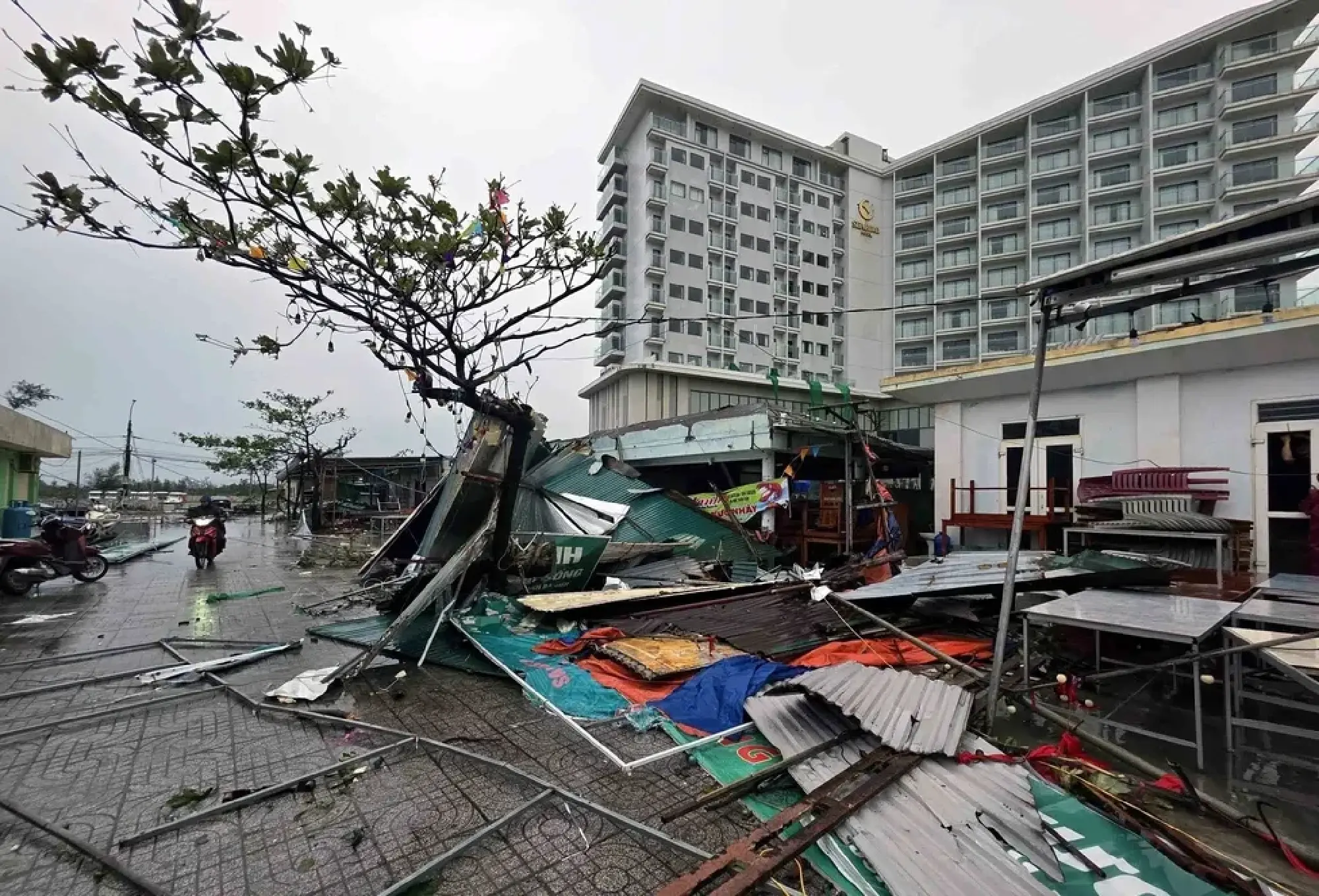 Typhoon Kajiki causes severe damage, 3 dead, 13 injured in Vietnam