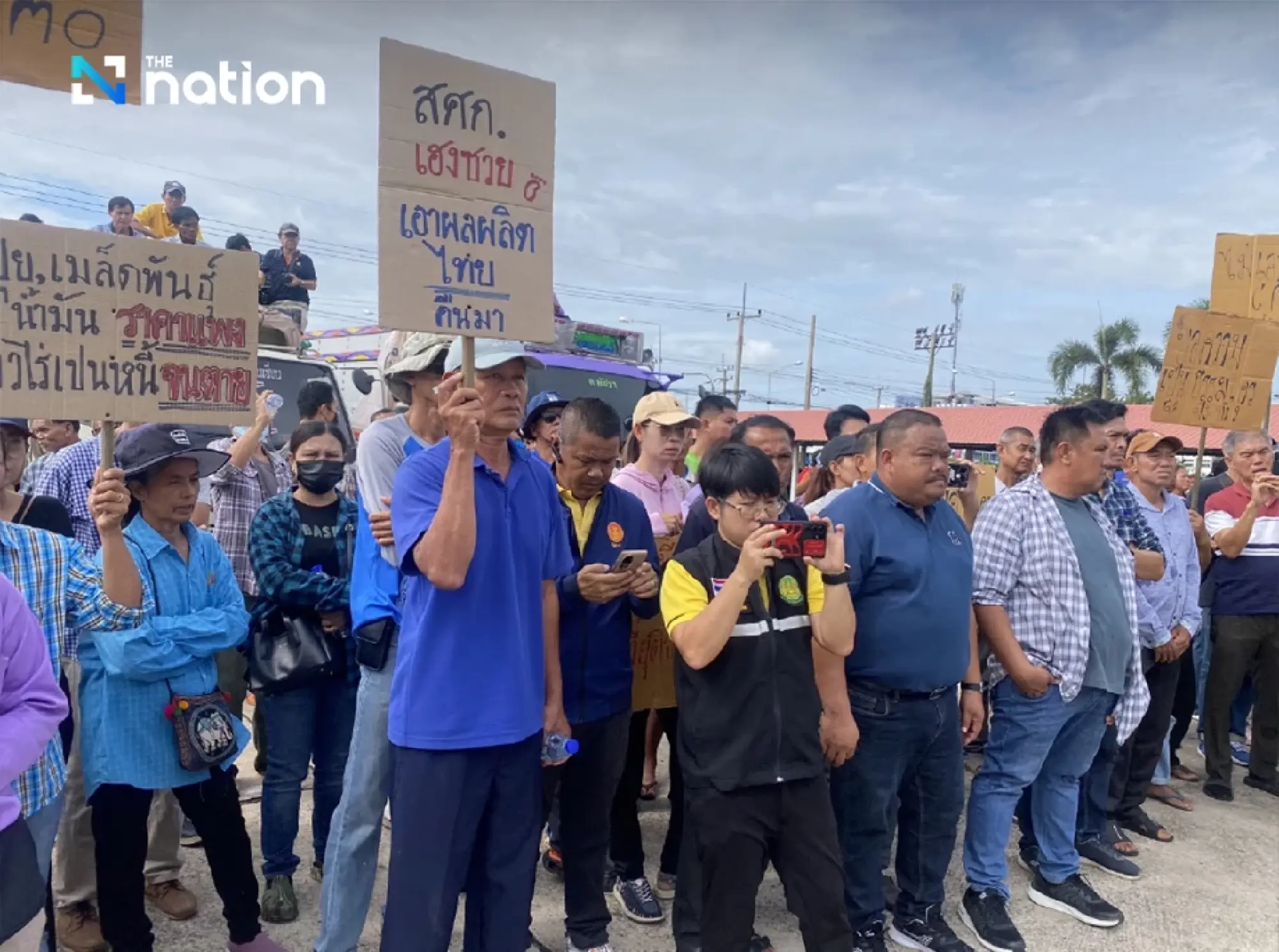 Phetchabun corn farmers rally to demand compensation over US corn imports