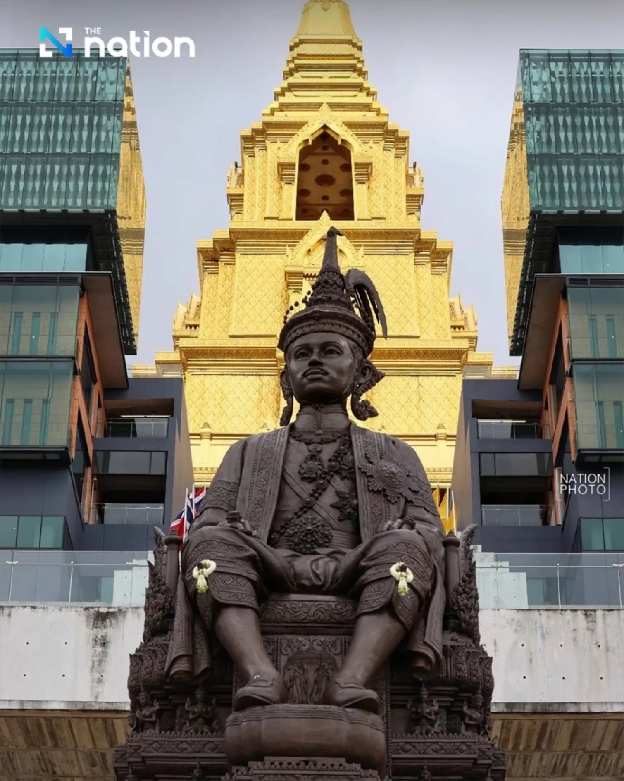Parliament enshrines new King Rama VII statue at front of building
