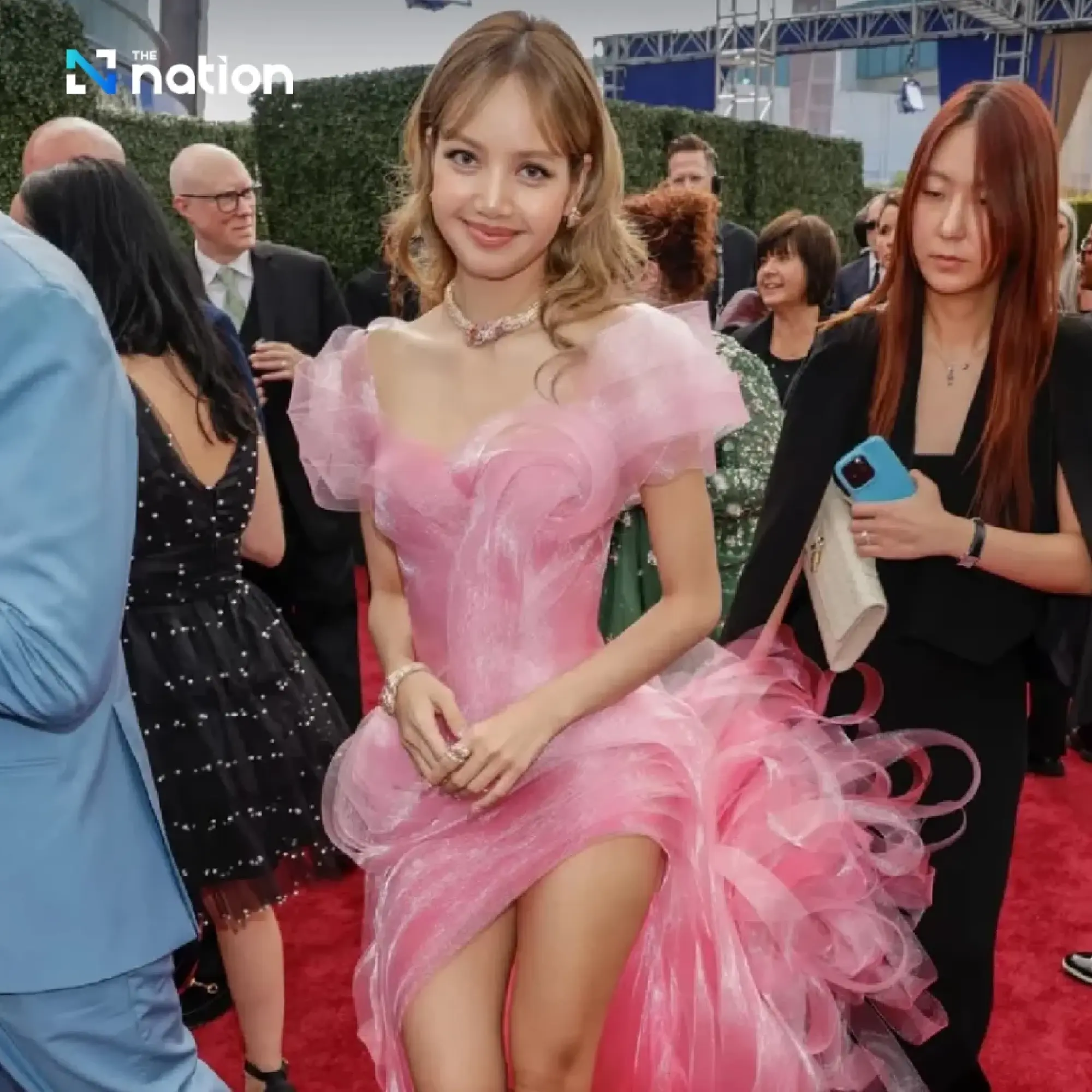 Lisa trên thảm đỏ Emmy Awards