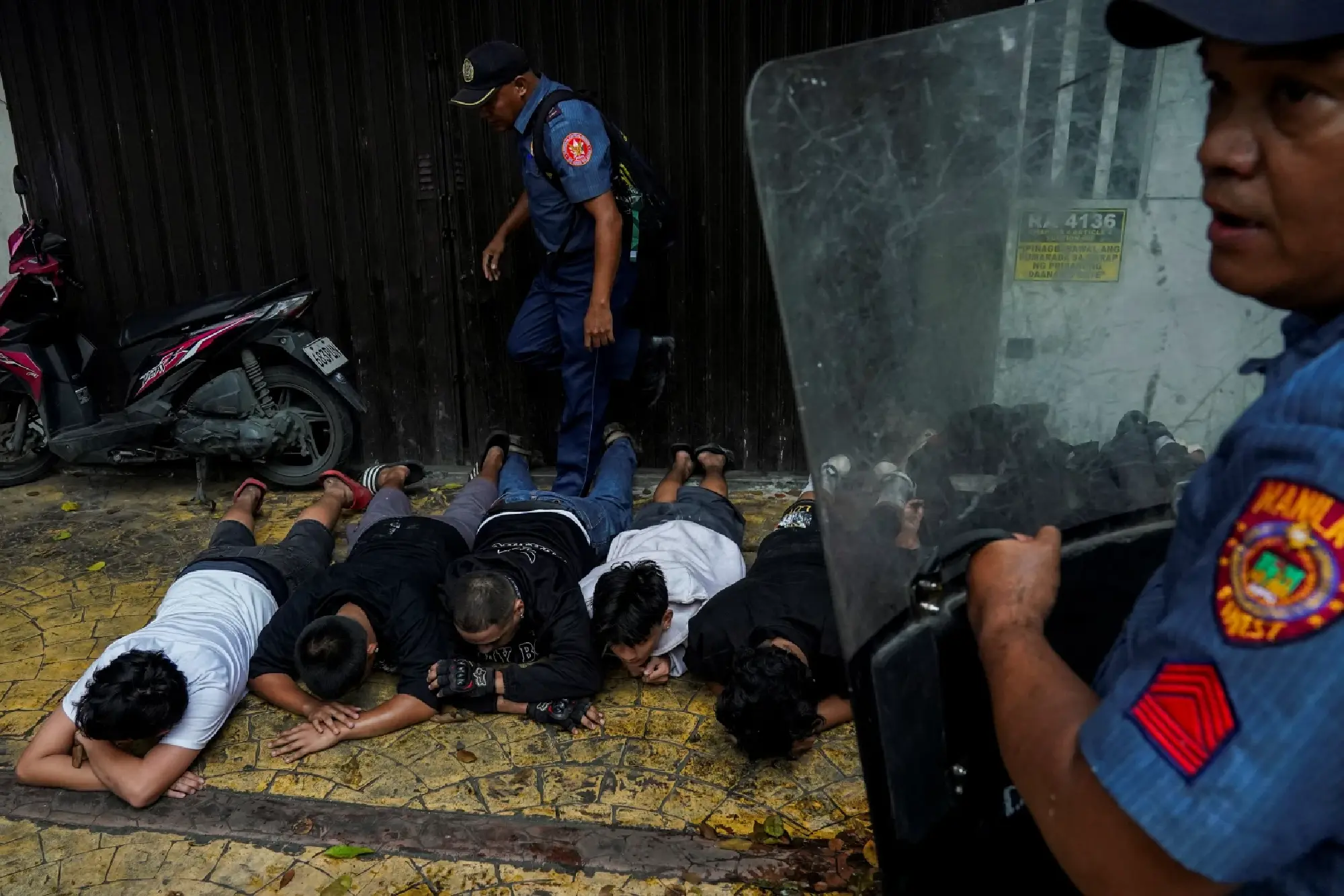Tens of thousands join anti-corruption protests in Metro Manila