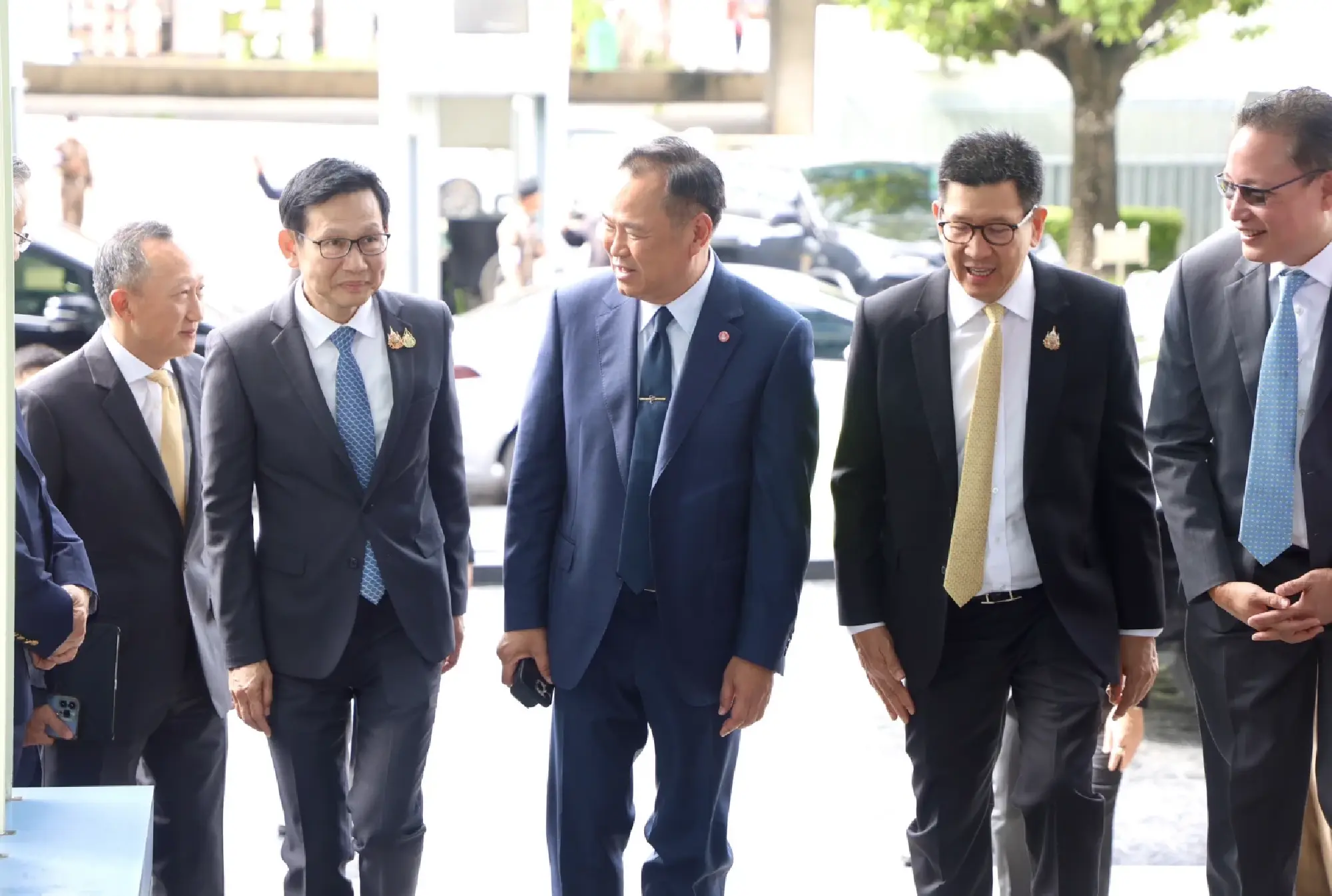 Thai PM Calls on Banks to Inject Liquidity as Government Seeks 'Quick Big Win' Economic Recovery