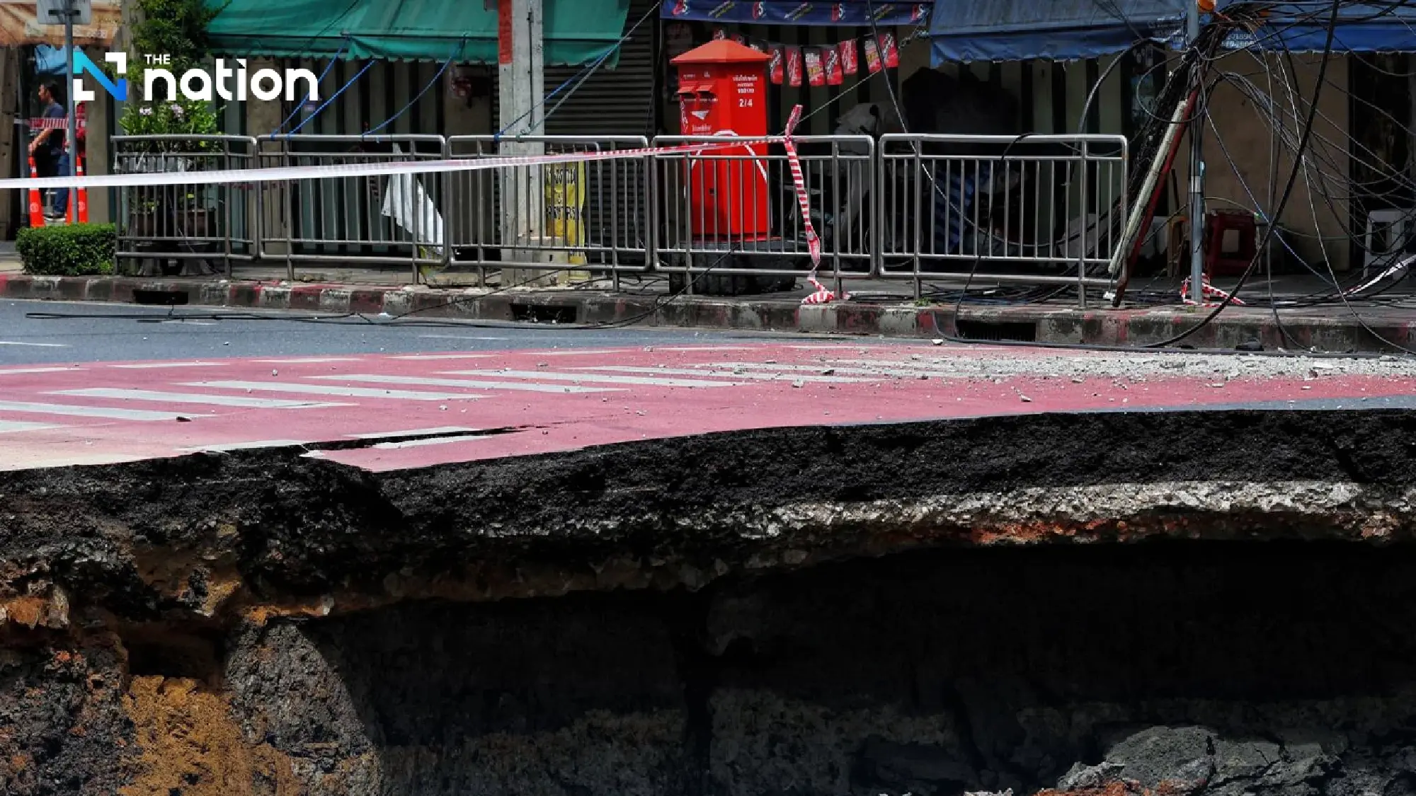 Ministry of Natural Resources confirms road subsidence near Vajira Hospital caused by soil collapse