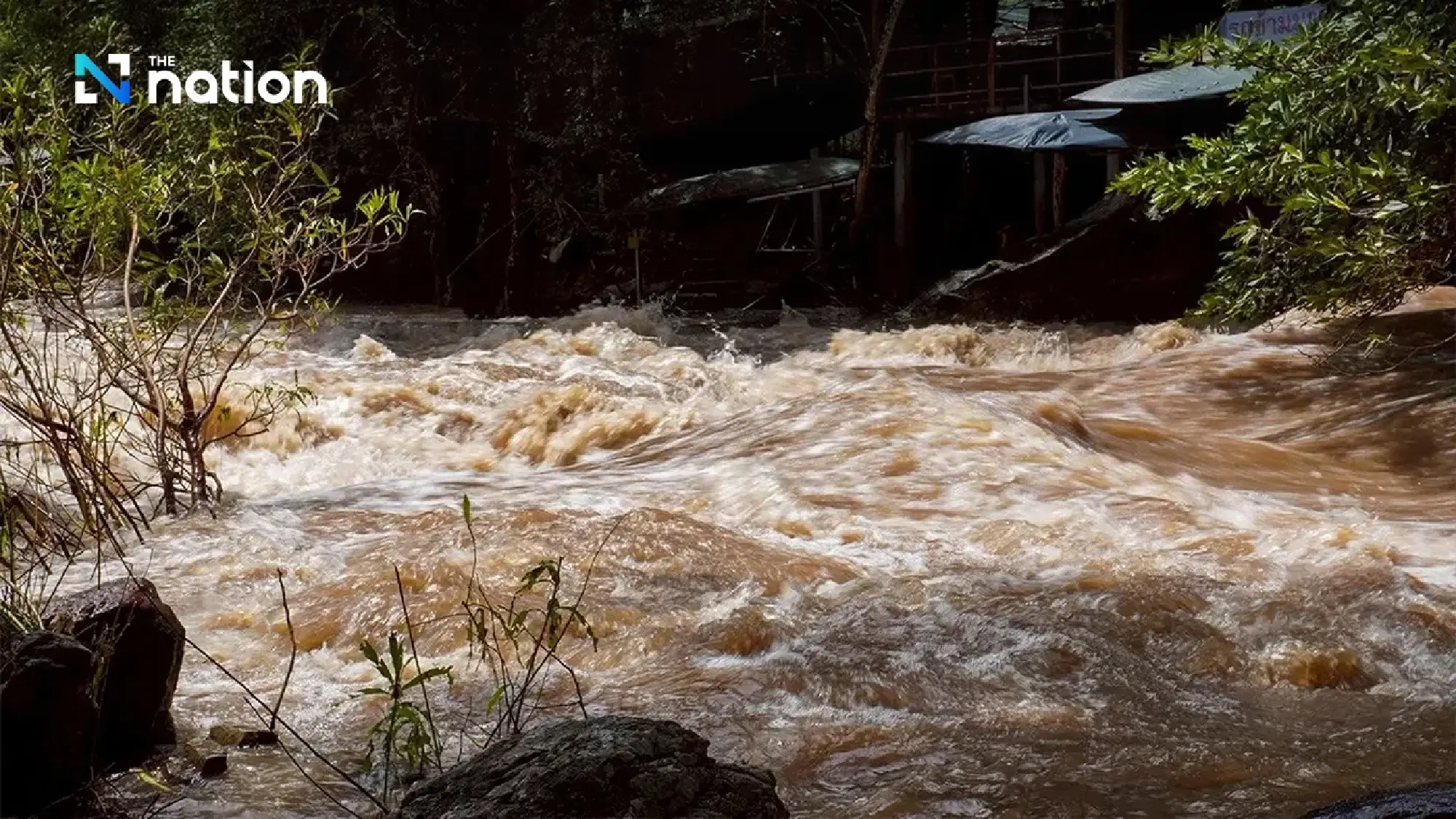 Urgent flood warning issued as Chao Phraya River reaches crisis level in Chai Nat