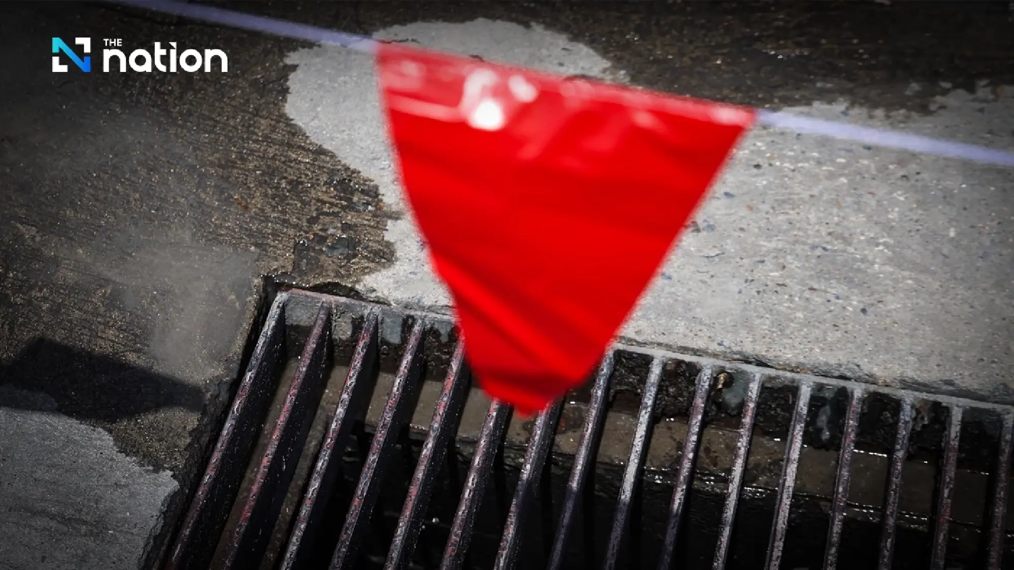 Water seepage near Boon Rawd Brewery unrelated to Vajira Hospital sinkhole