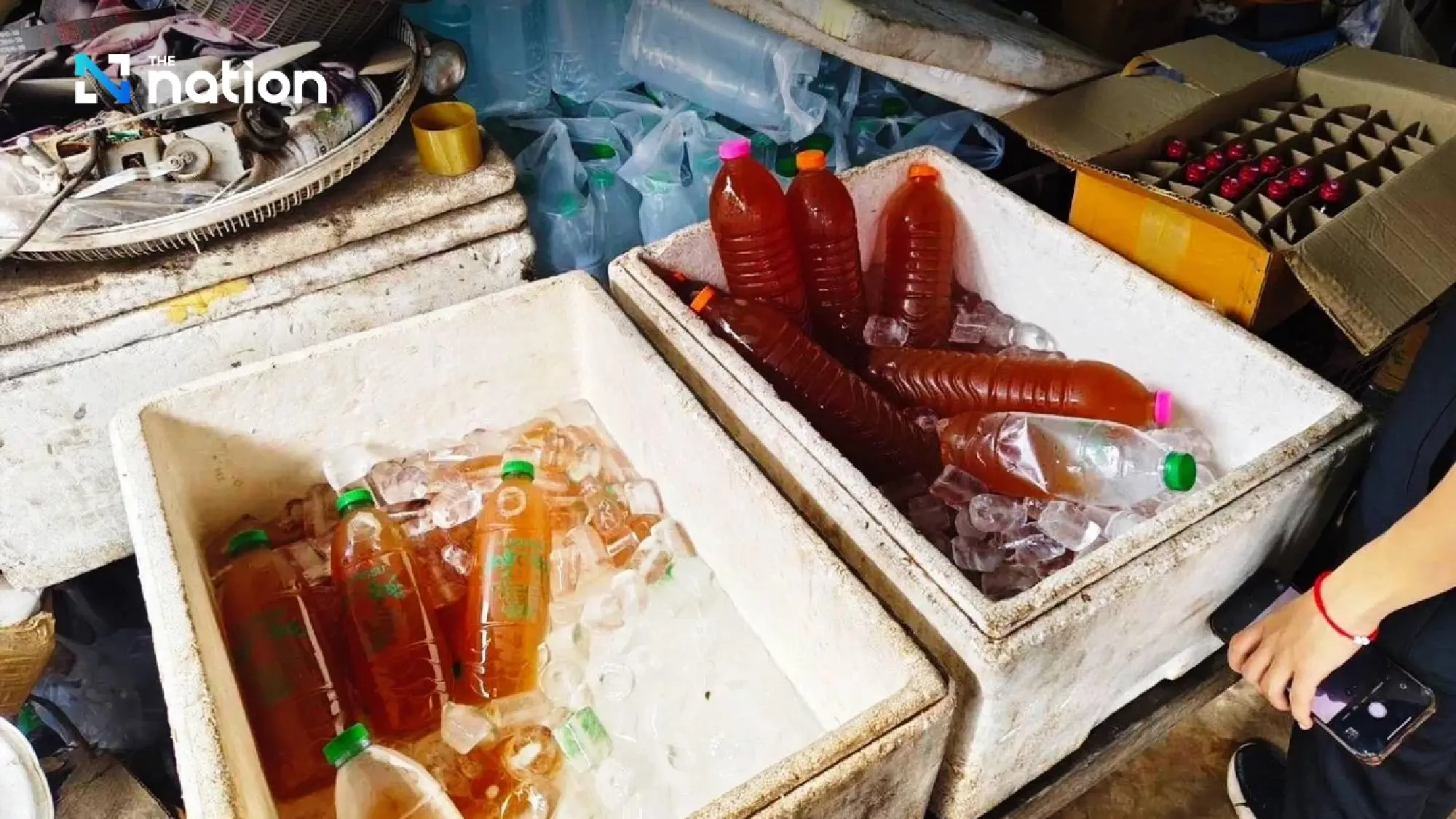 Ban on street sales of kratom leaves and tea near schools, with fines up to 50,000 baht