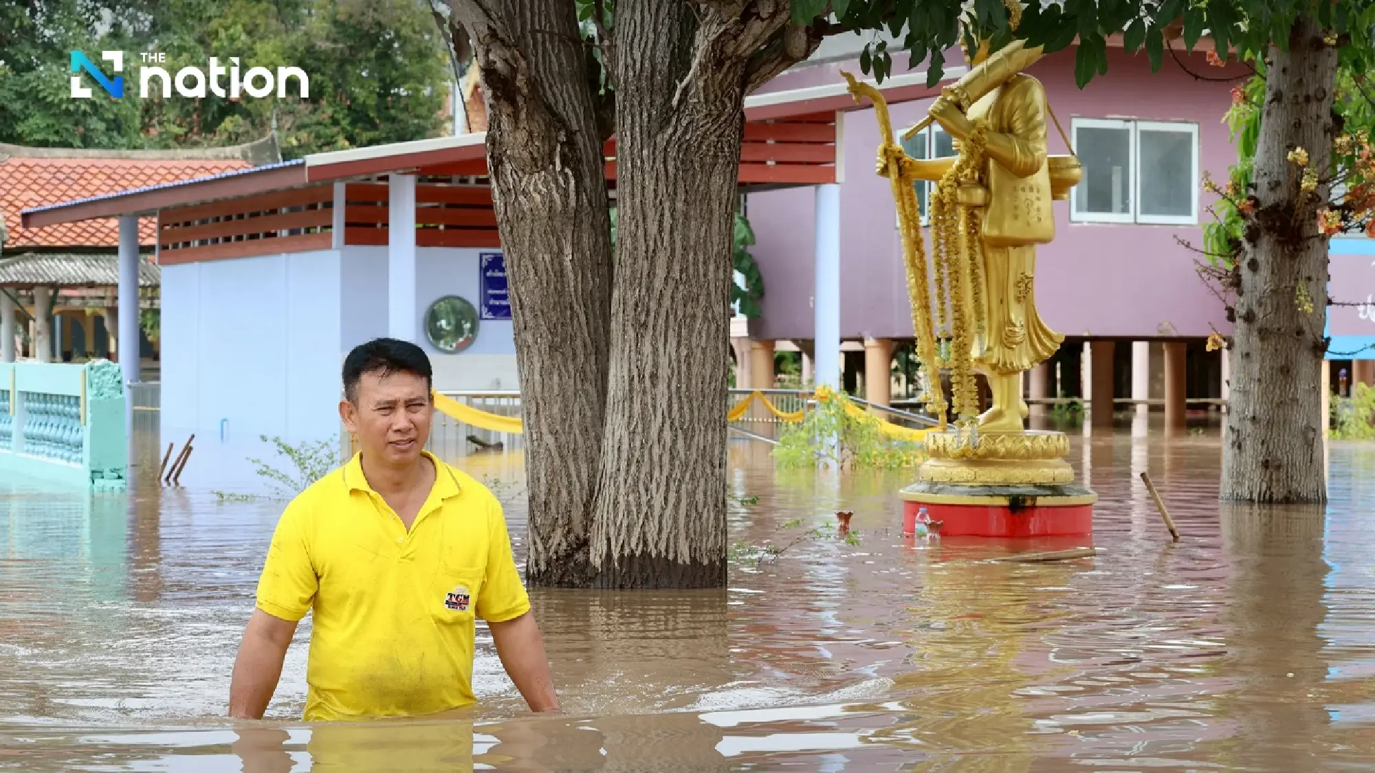 Ayutthaya hit by floods in six districts, 25,000 households affected, one dead
