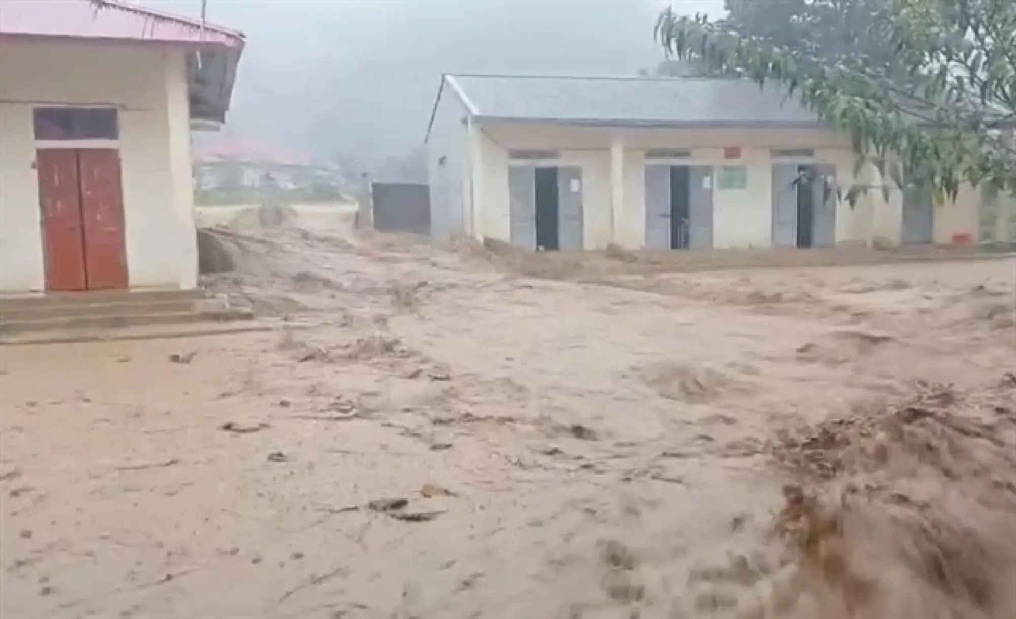 Typhoon Bualoi wreaks havoc across northern, central regions, casualty hits 13