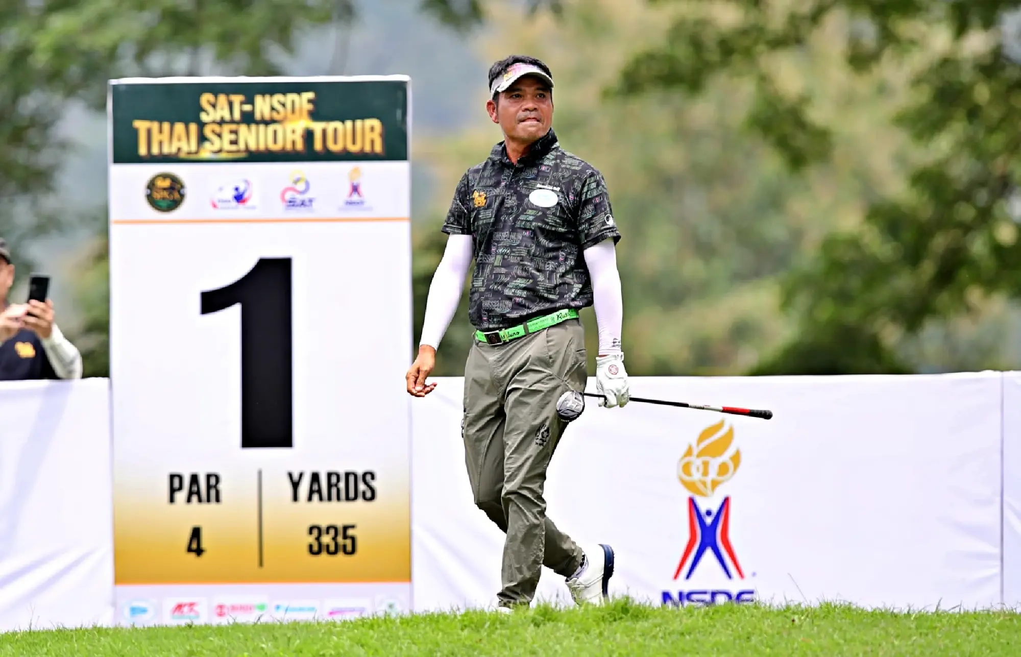 Udon Duangdecha's dominant round puts him four shots clear