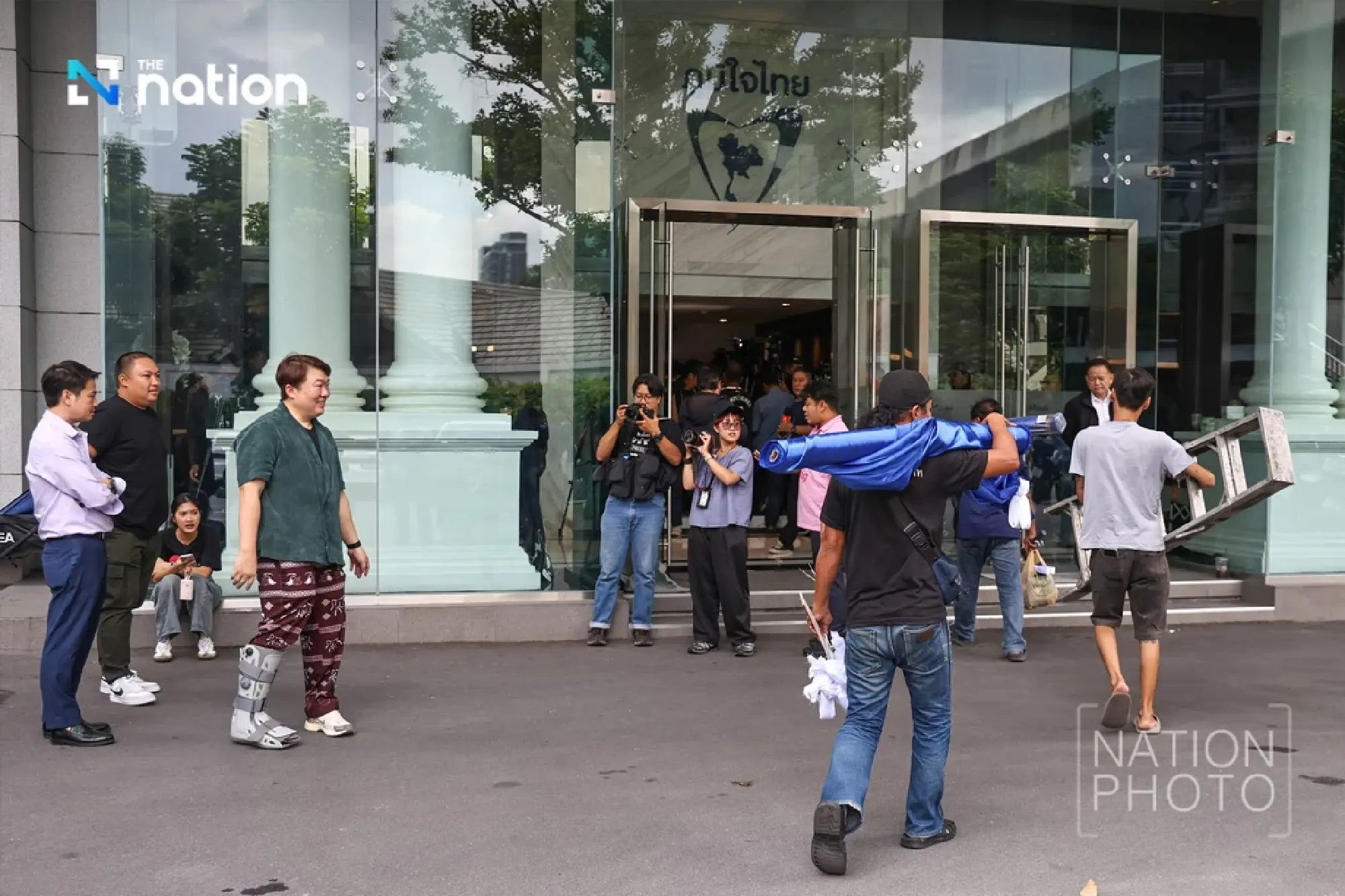 Anutin convenes party meeting as Cabinet secretary visits to finalise new Cabinet details