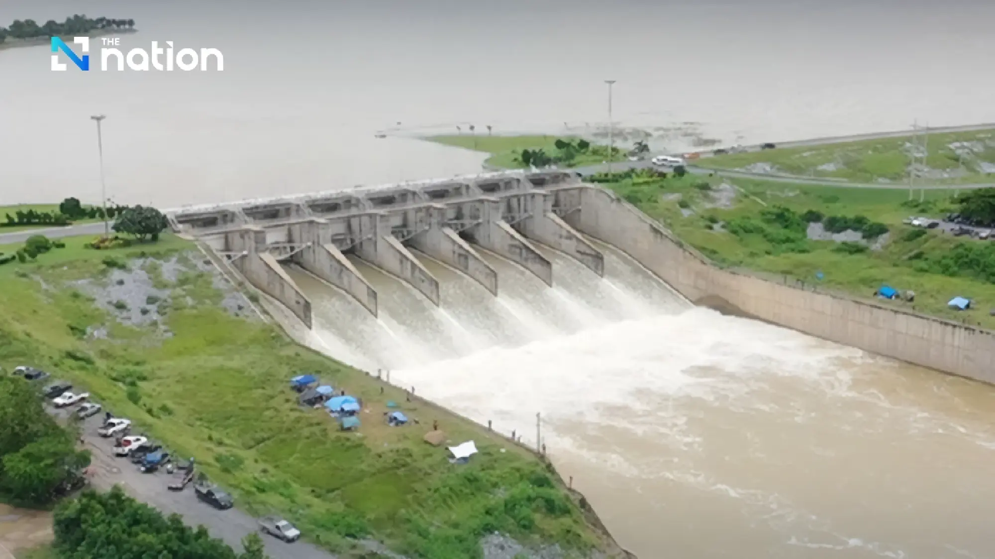 Ayollar erkakning eshaklarini yalaydilar