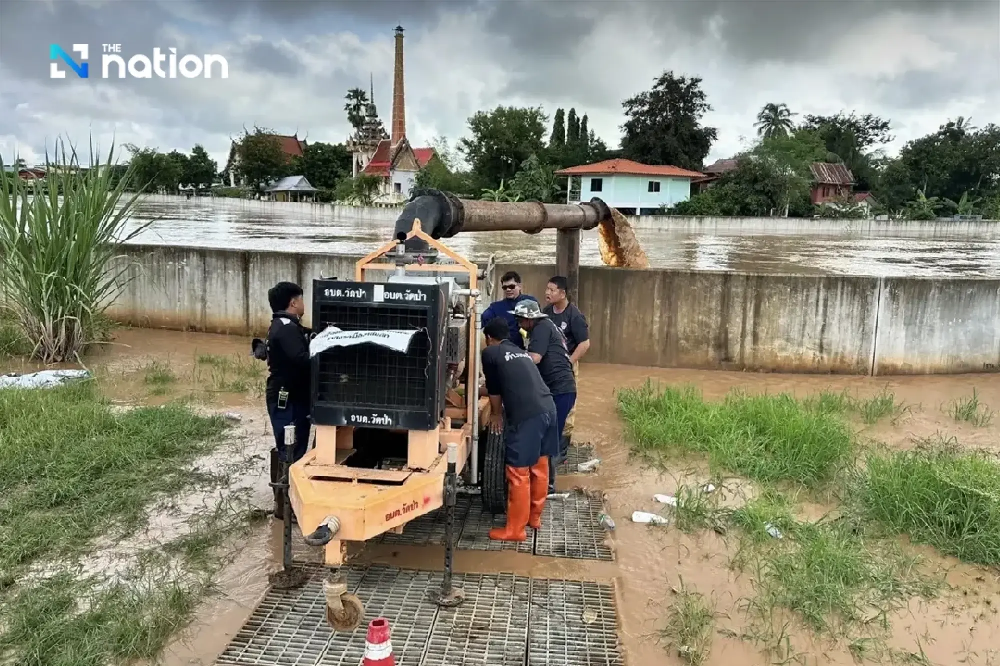 Pa Sak River bursts its banks, flooding Lom Sak municipality in Phetchabun
