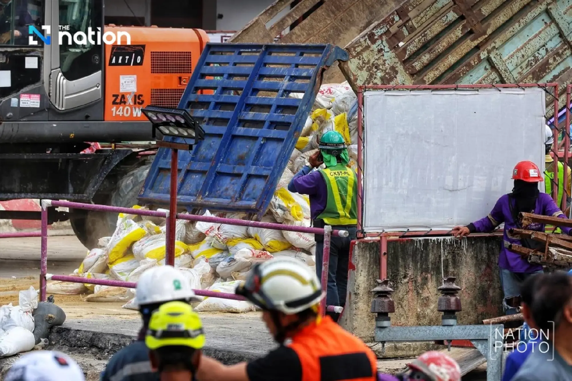 Vajira Hospital building unaffected by sinkhole, assures Suchatvee