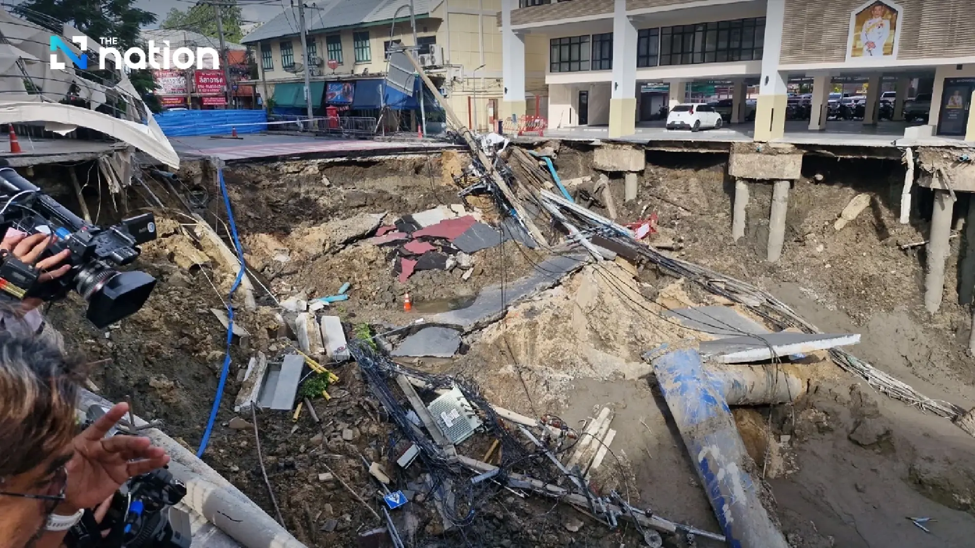 Chadchart confirms restoration of Samsen Road by October 8, outlines reinforcement plans