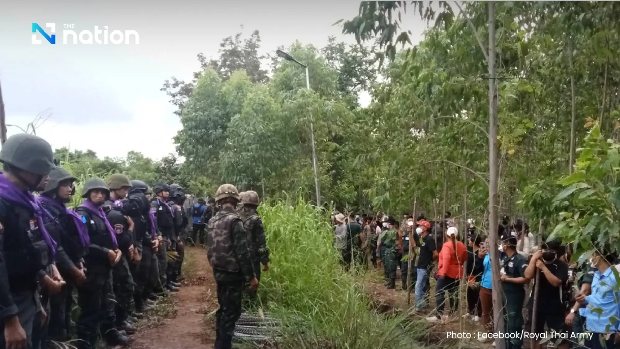 Clashes erupt at Ban Nong Ya Kaeo as Cambodians fire slingshots, Thai officers injured