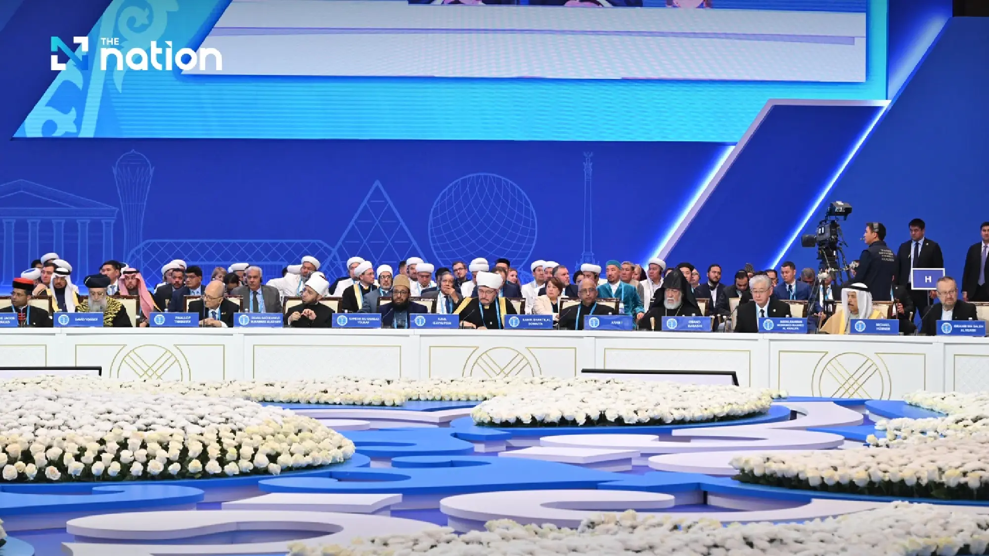 Thai Buddhist Leader Advocates for Peace and Meditation at Global Interfaith Summit