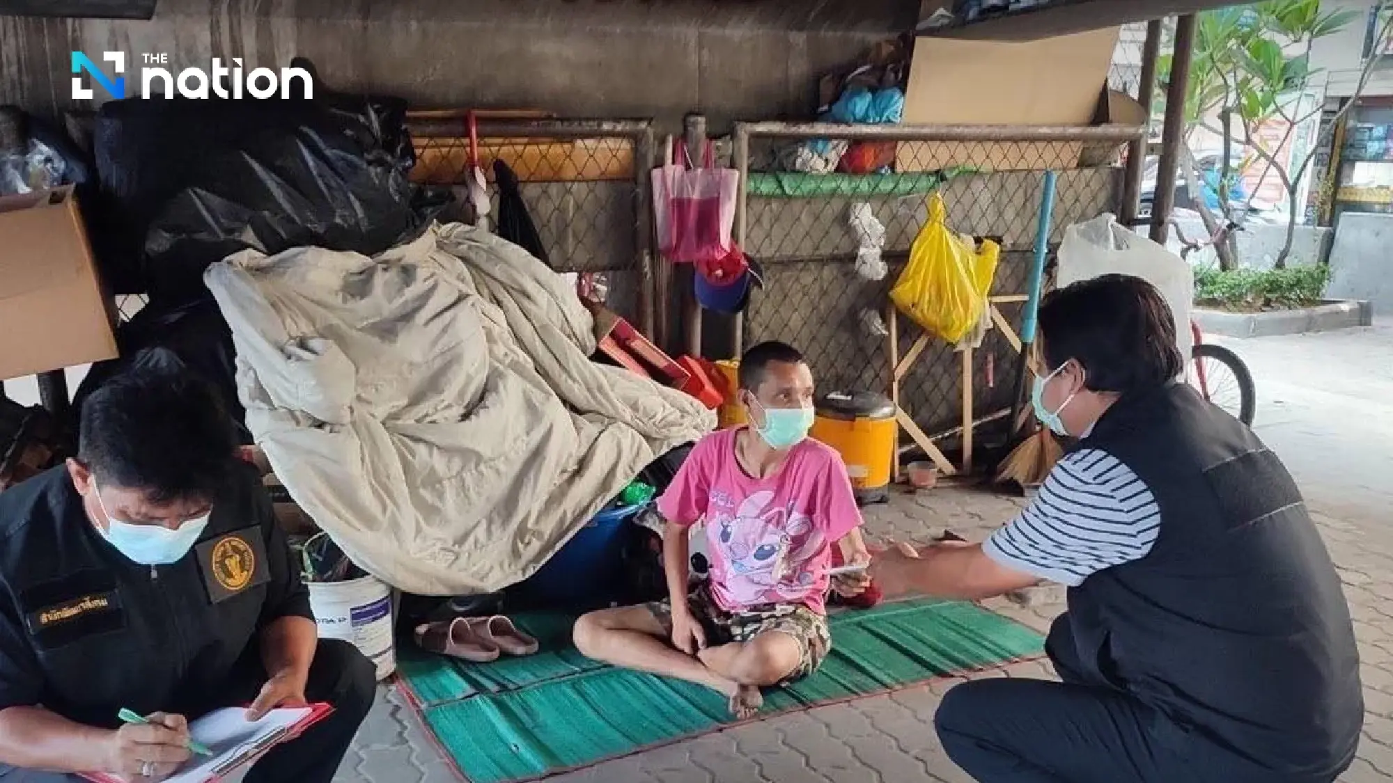 Exposed: “Mule accounts” at Sanam Luang fuel fraud networks with homeless at risk