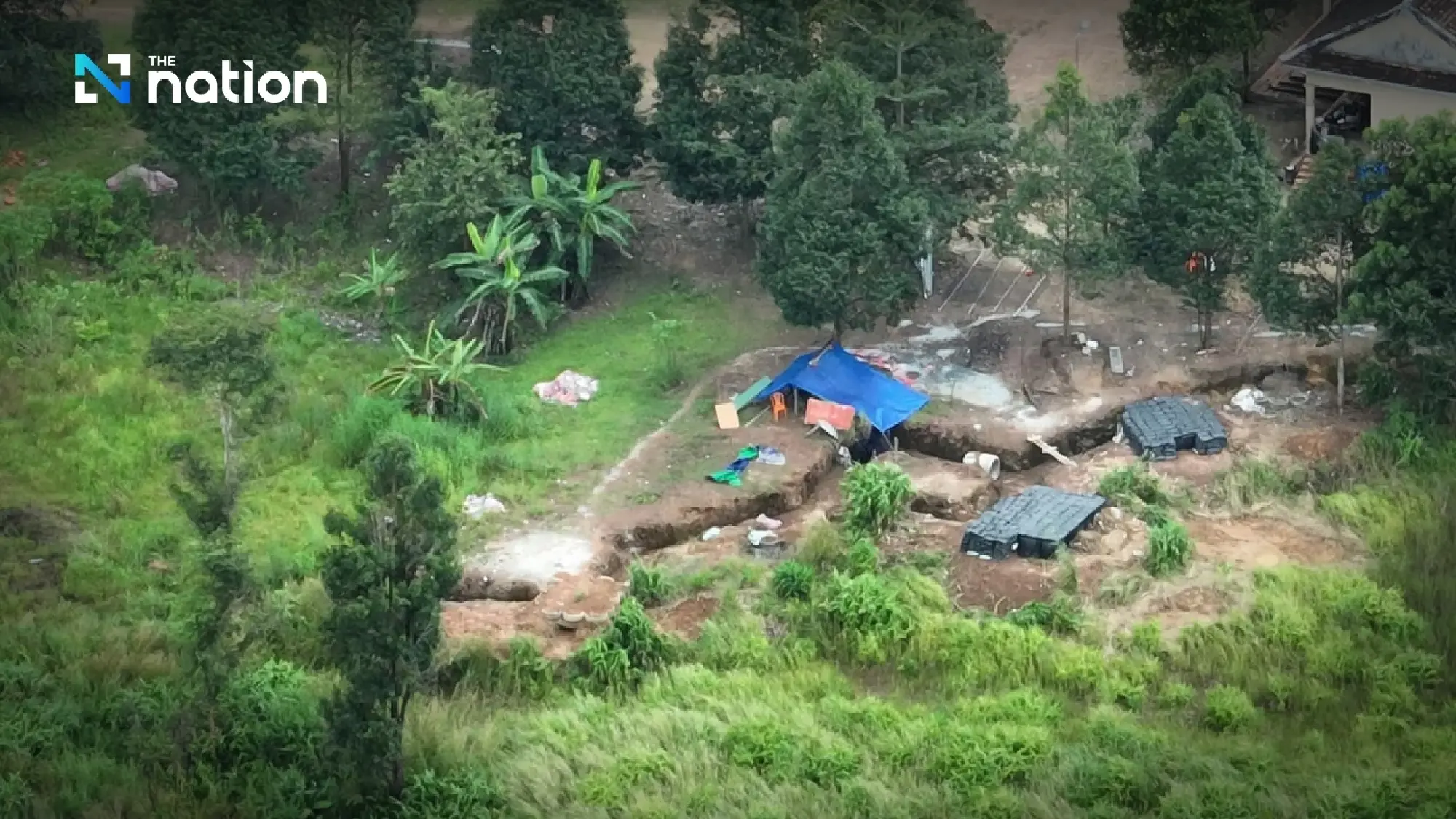 Cambodia agrees to dismantle one house and modify trench in Trat dispute area