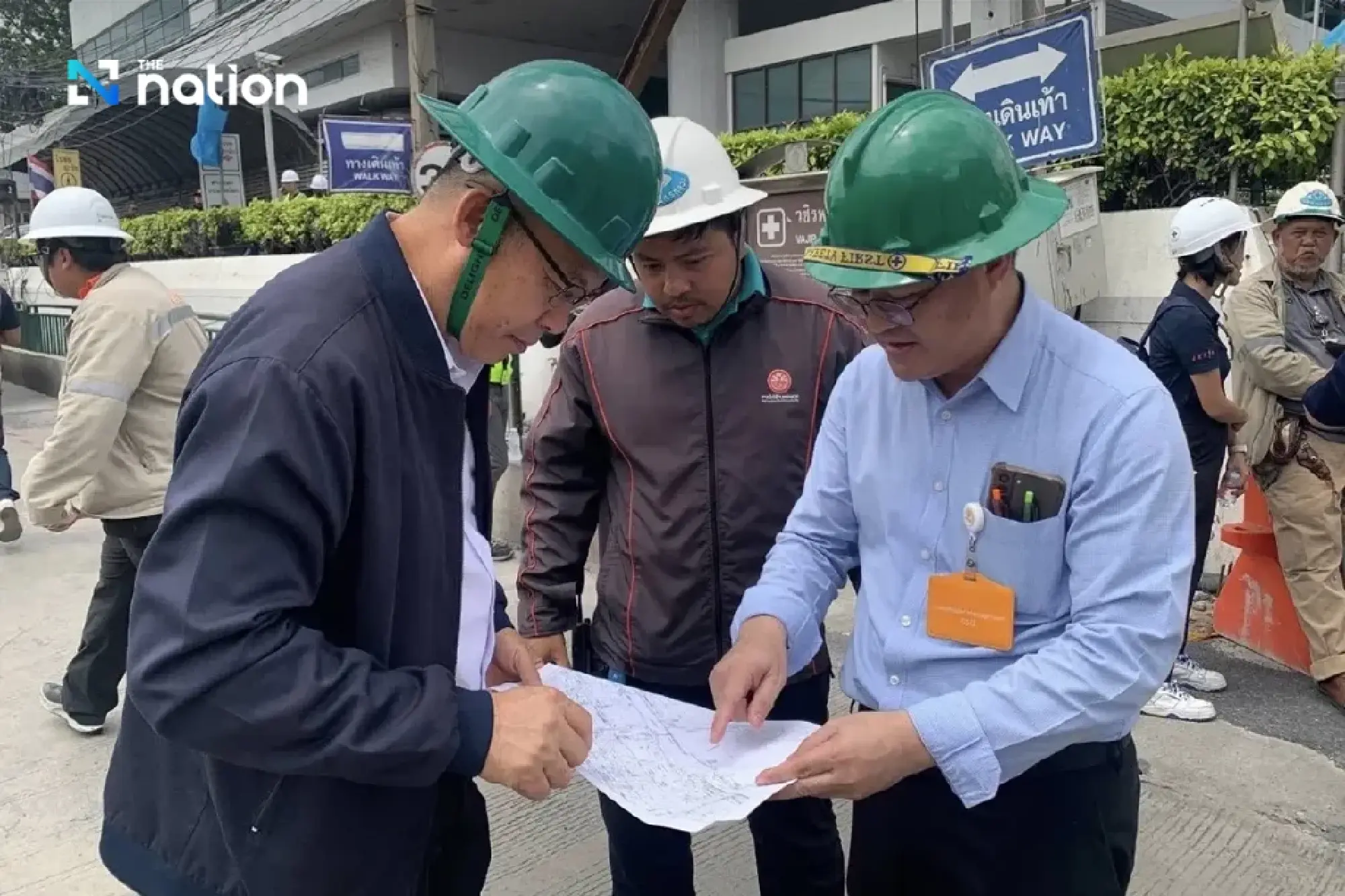 Dusit district issues building access ban after road subsidence, MEA restores electricity supply