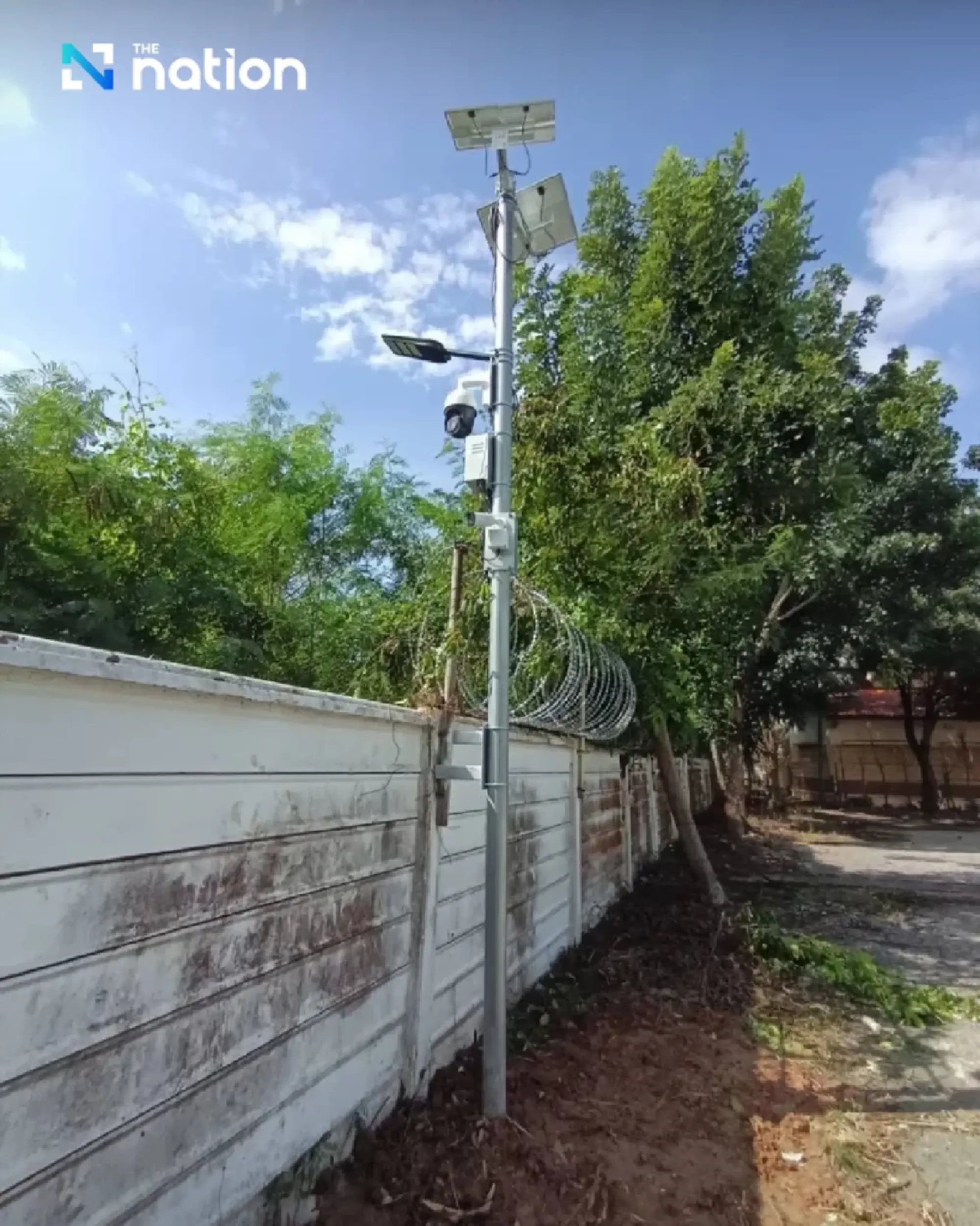 Thai army installs first electronic border fence at Khlong Luek checkpoint, Sa Kaeo