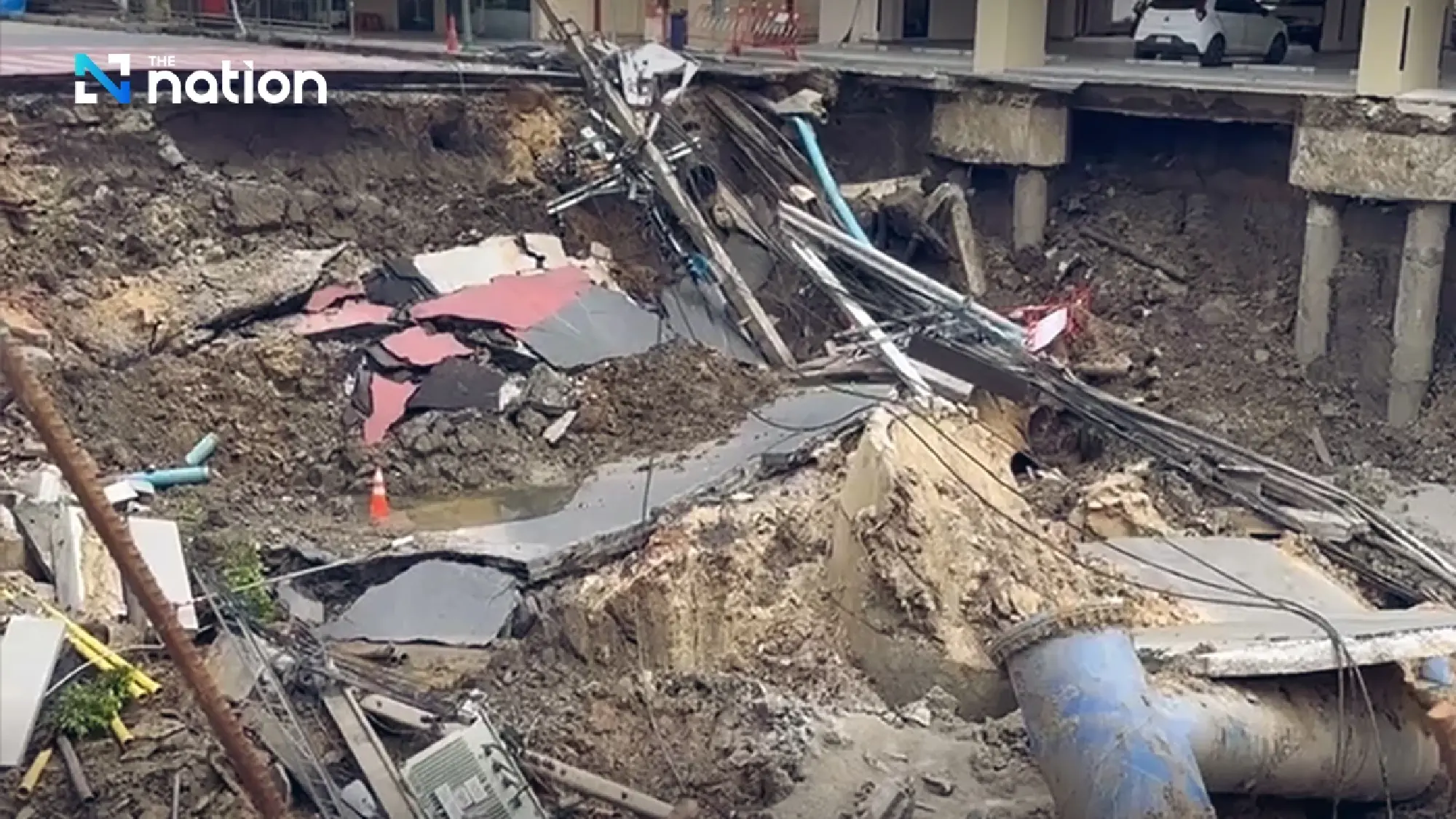 Chadchart assures measures in place to deal with rains at Vajira sinkhole