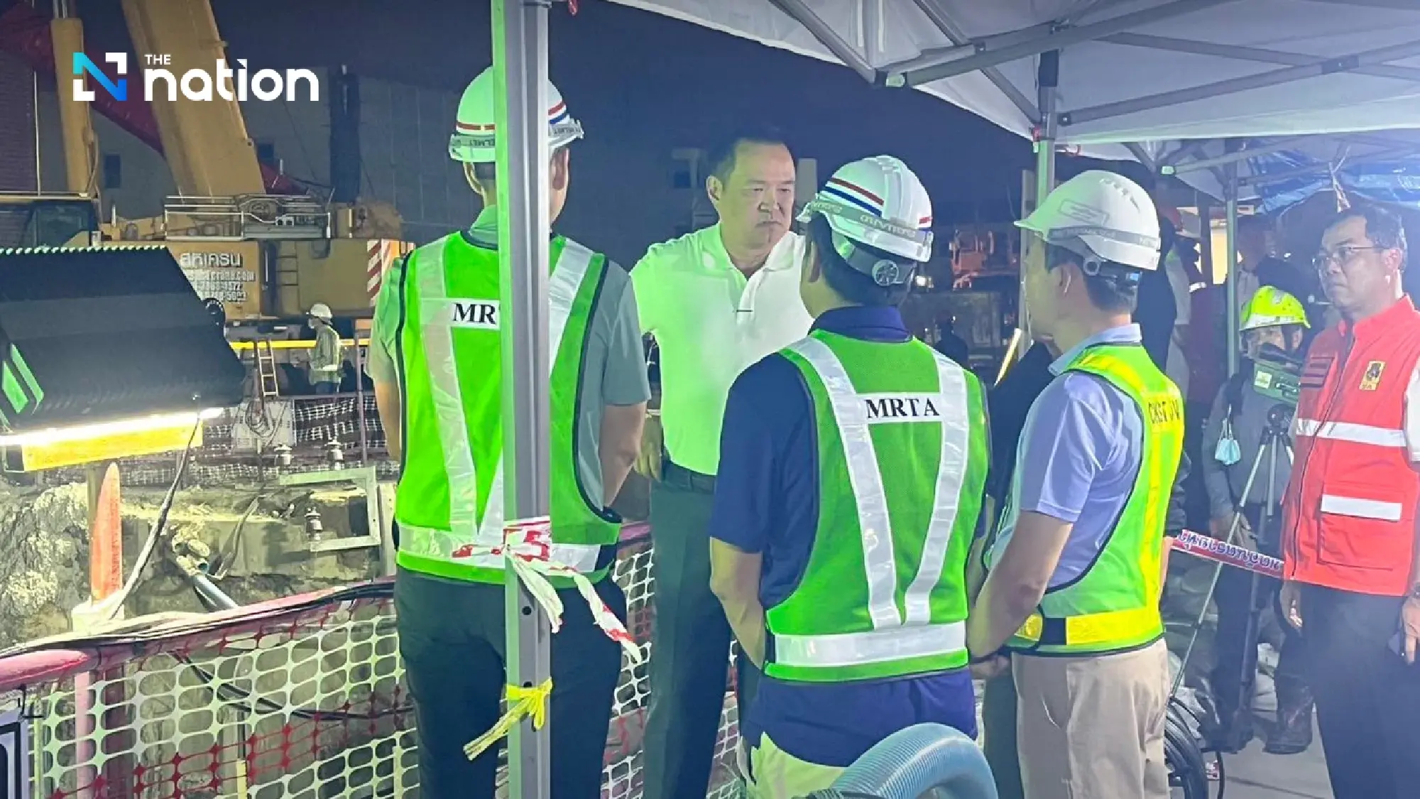 Traffic over Samsen Road sinkhole to partially resume on Oct 8