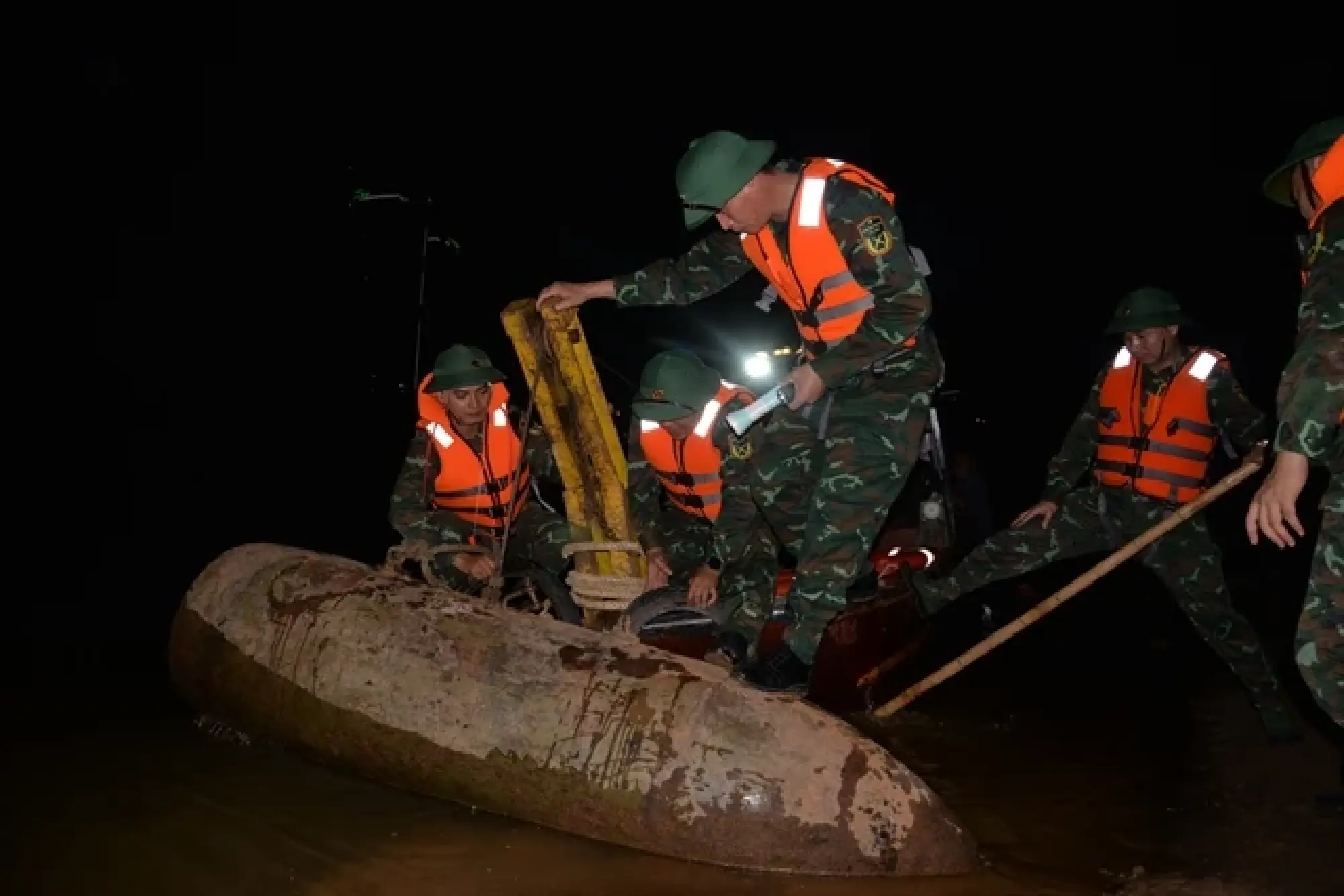 Two 1.3-tonne bombs pulled out of Hanoi's Red River