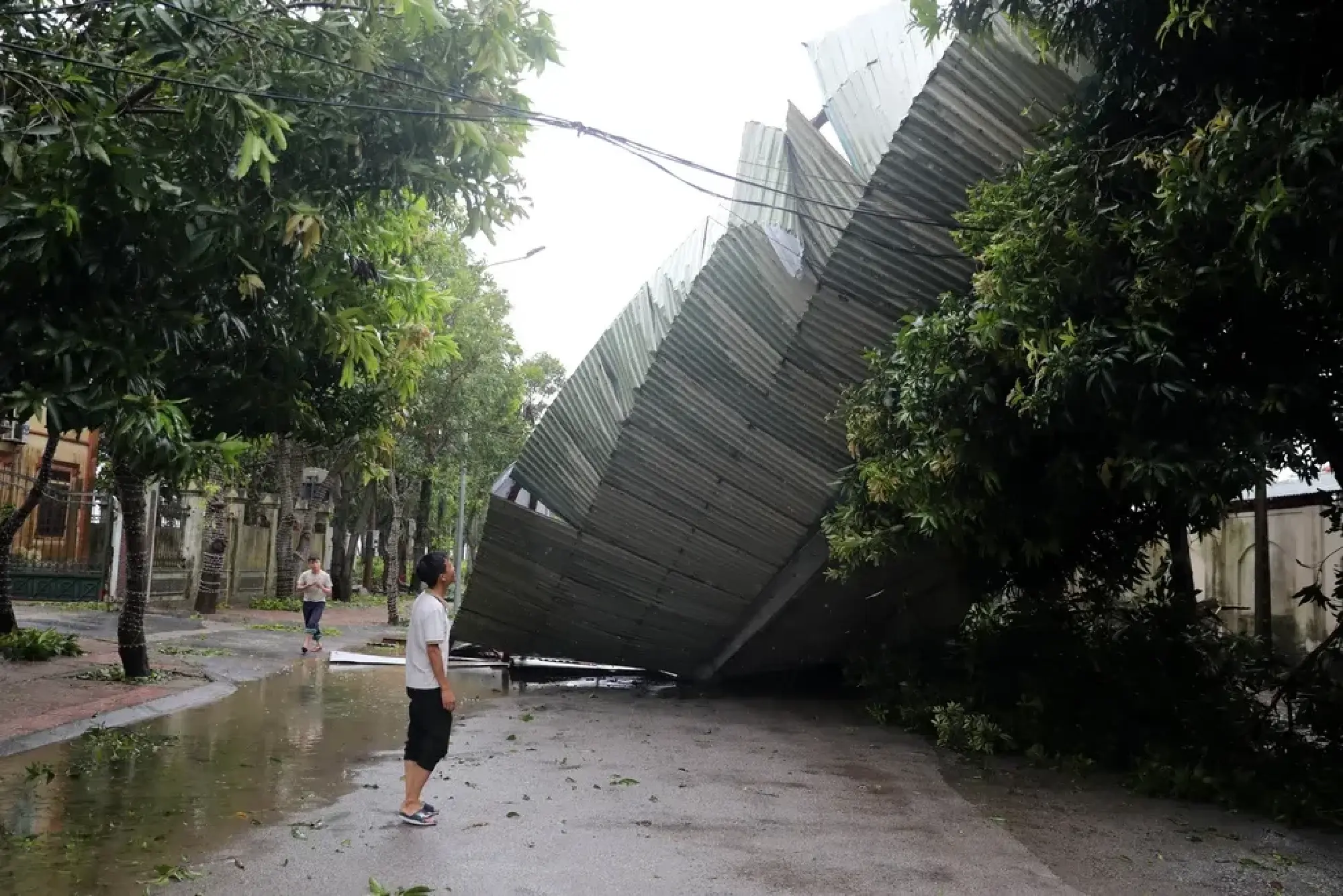 Typhoon Bualoi wreaks havoc across northern, central regions, casualty hits 13