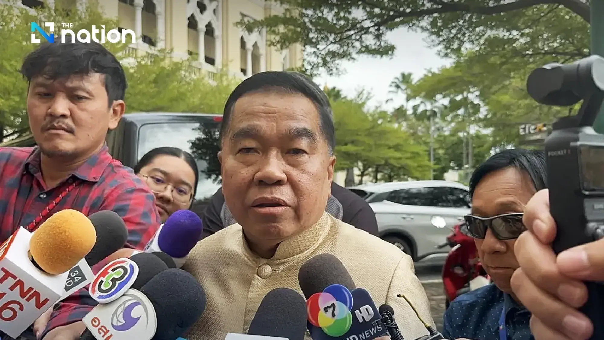 Gen Natthaphon Narkphanit