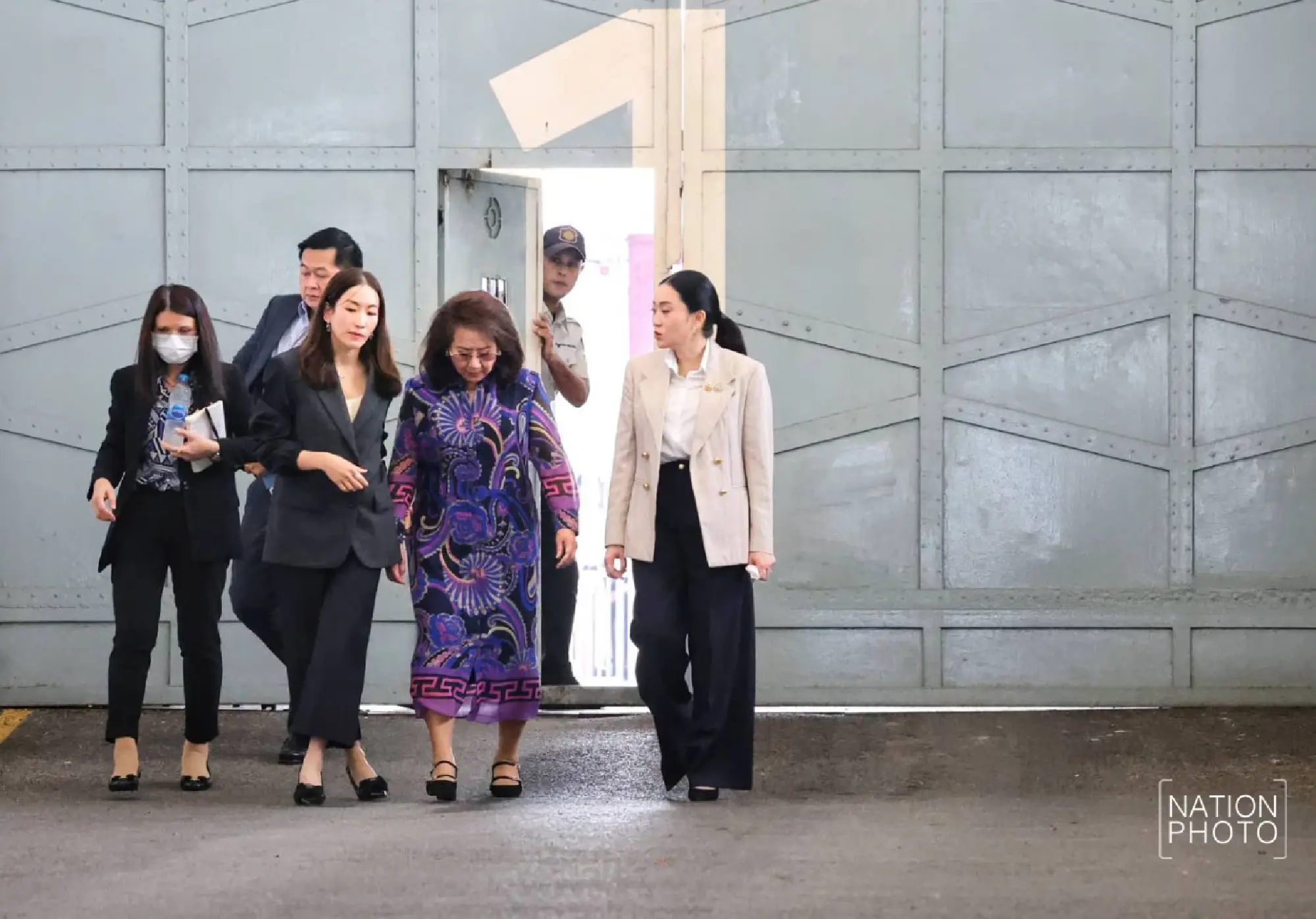 Lawyer insists Thaksin being held under normal conditions with no privileges