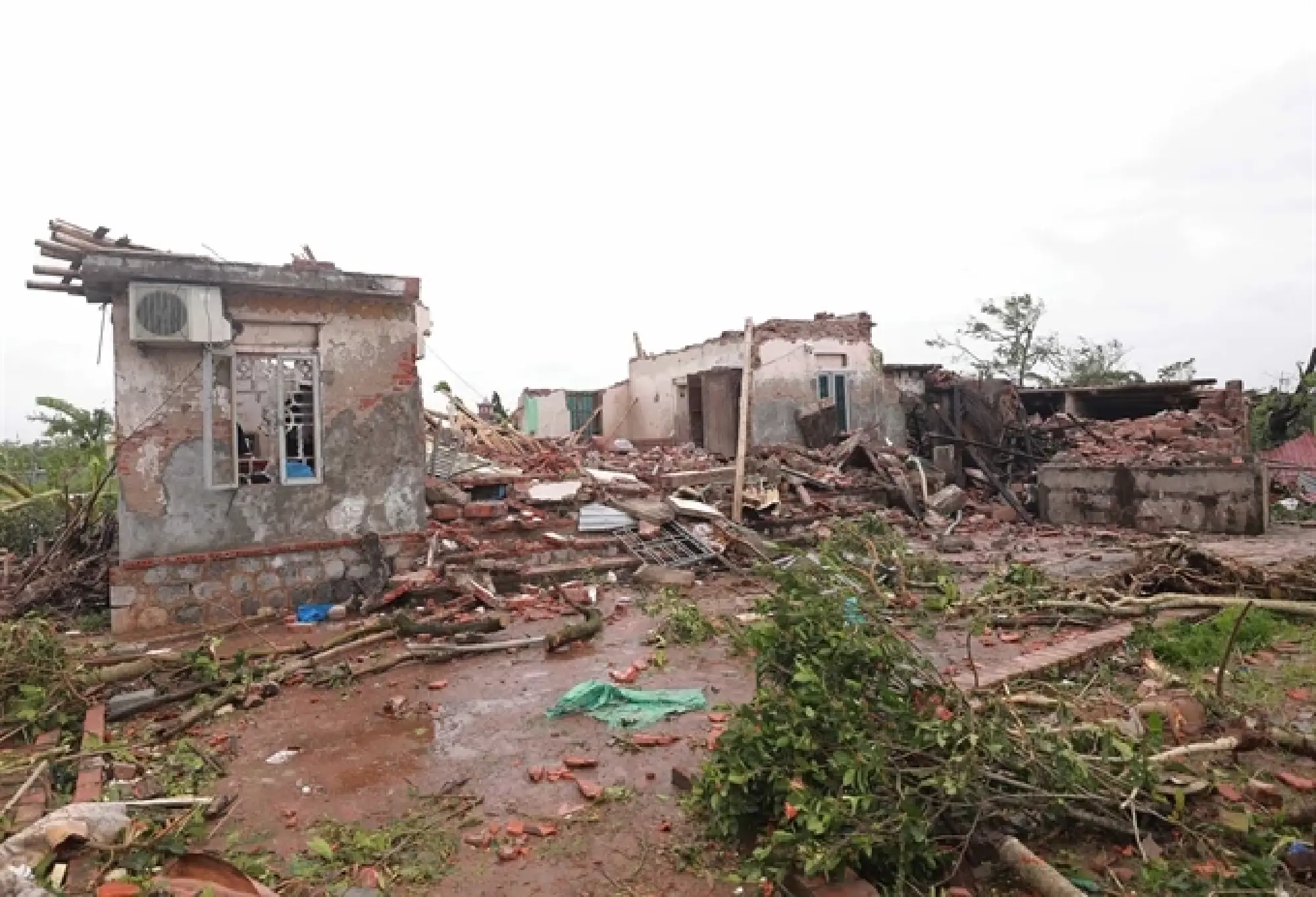 Typhoon Bualoi wreaks havoc across northern, central regions, casualty hits 13