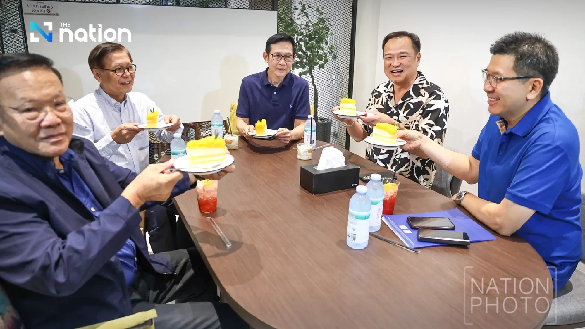 Anutin's Cabinet Roster Takes Shape with 'Outside' Economic Experts and Political Insiders