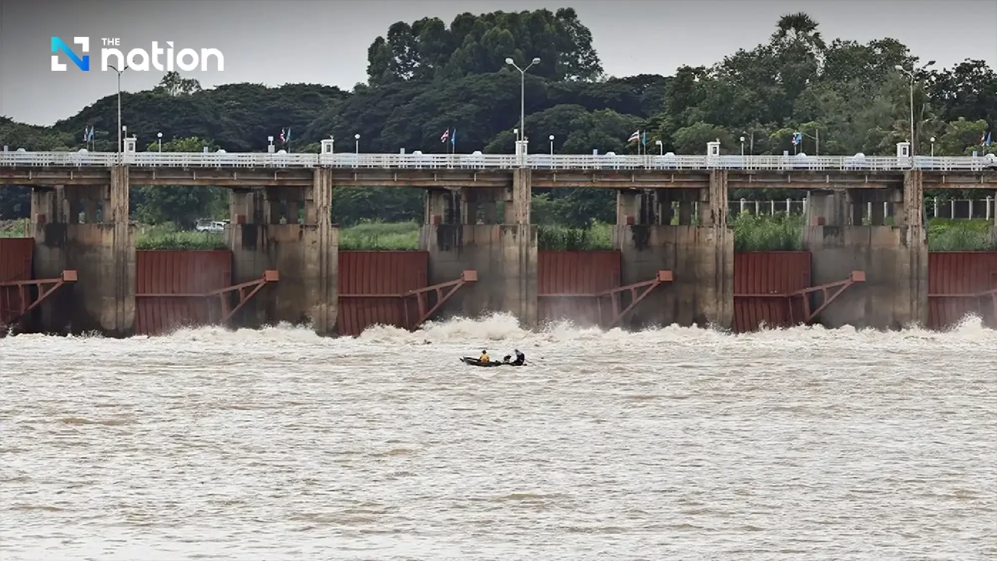 Urgent flood warning issued as Chao Phraya River reaches crisis level in Chai Nat