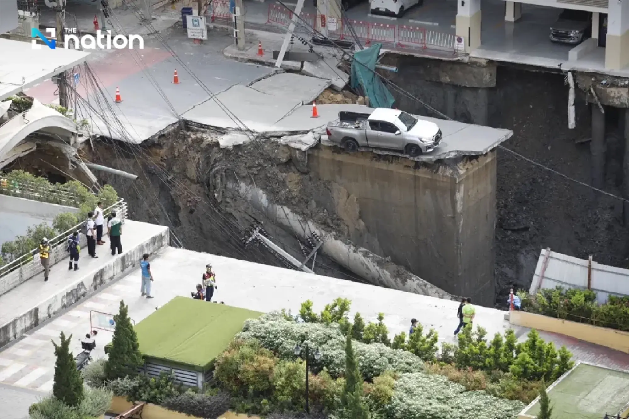 Chadchart declares road collapse site no-entry zone, imposes seven urgent measures